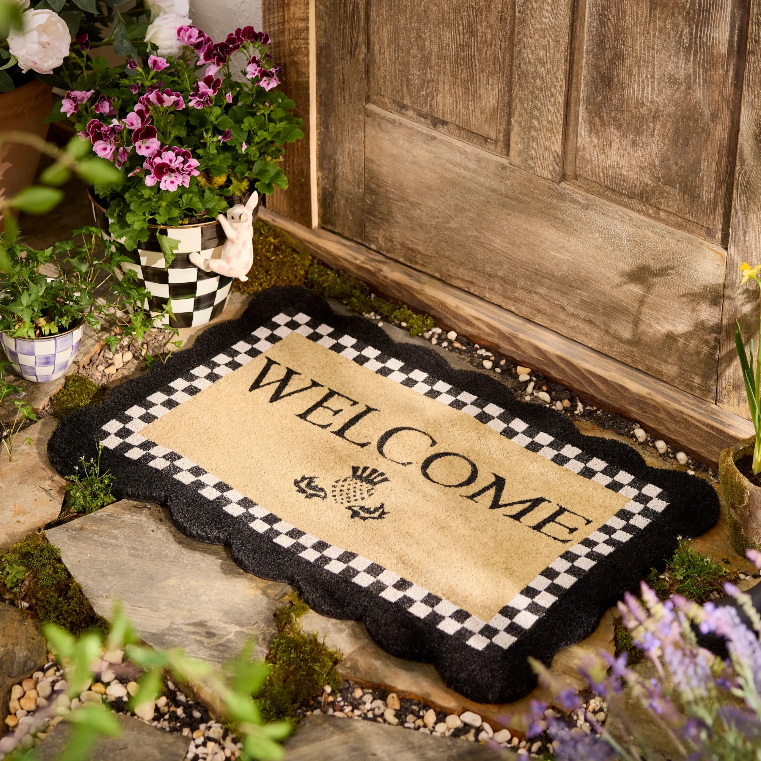 Black Scalloped Welcome Entrance Mat