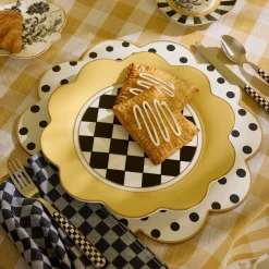 Buttercream Petal Dinner Plate