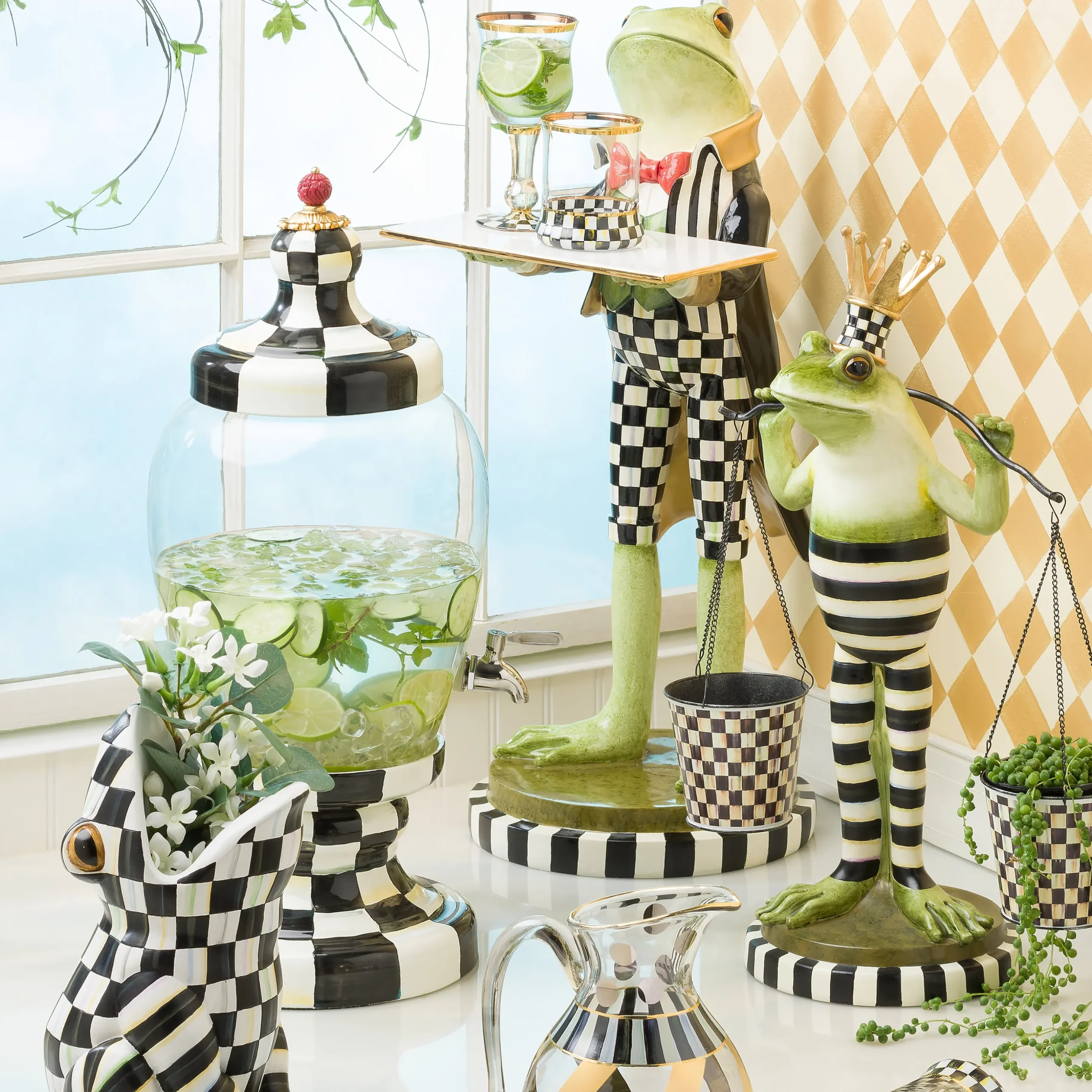 Courtly Check Beverage Hostess
