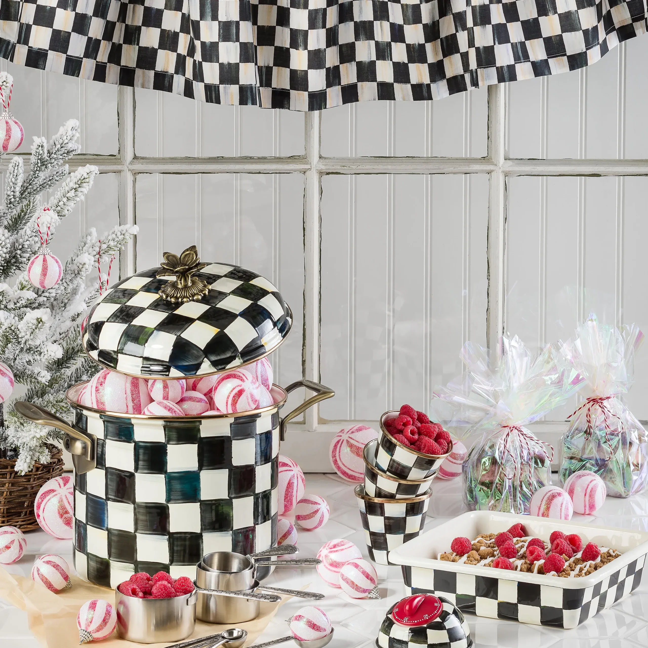 Courtly Check Cafe Valance