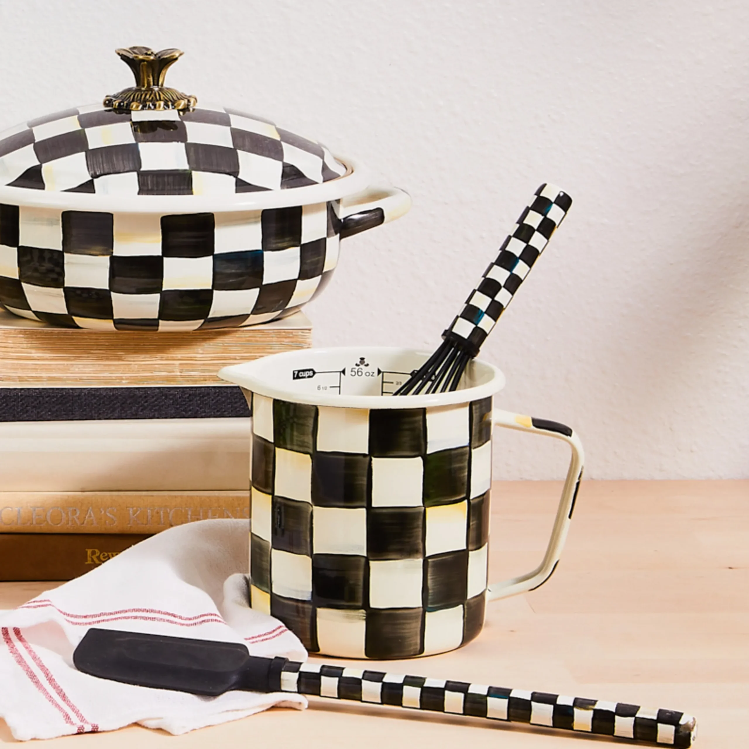 Courtly Check 7 Cup Measuring Cup