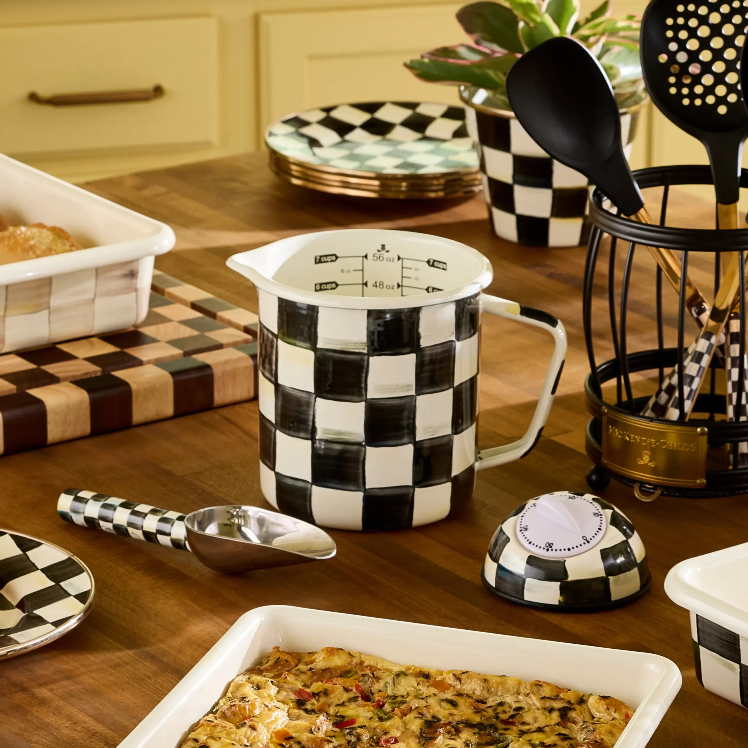 Courtly Check 7 Cup Measuring Cup
