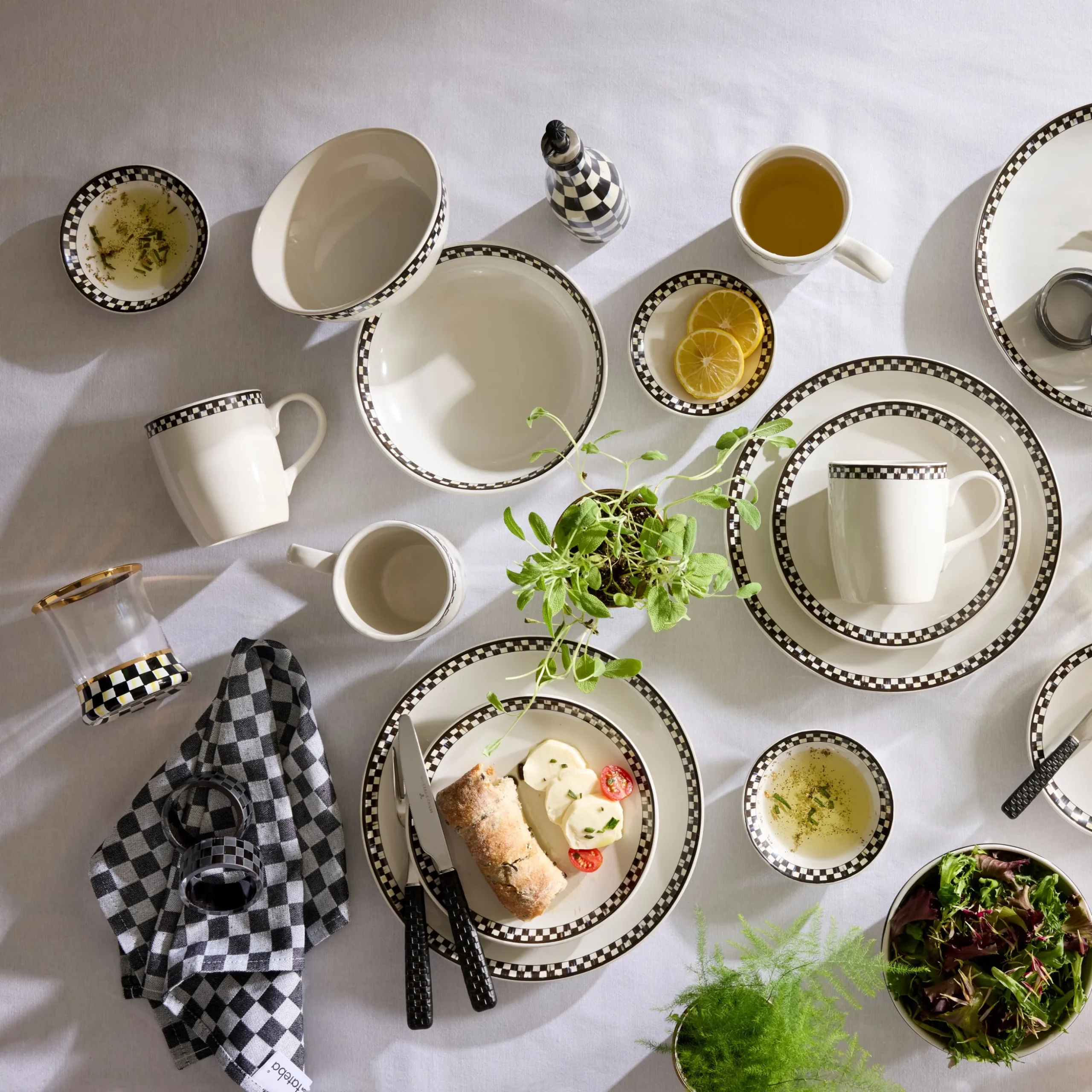 Courtly Check Everyday Bowls, Set of 4