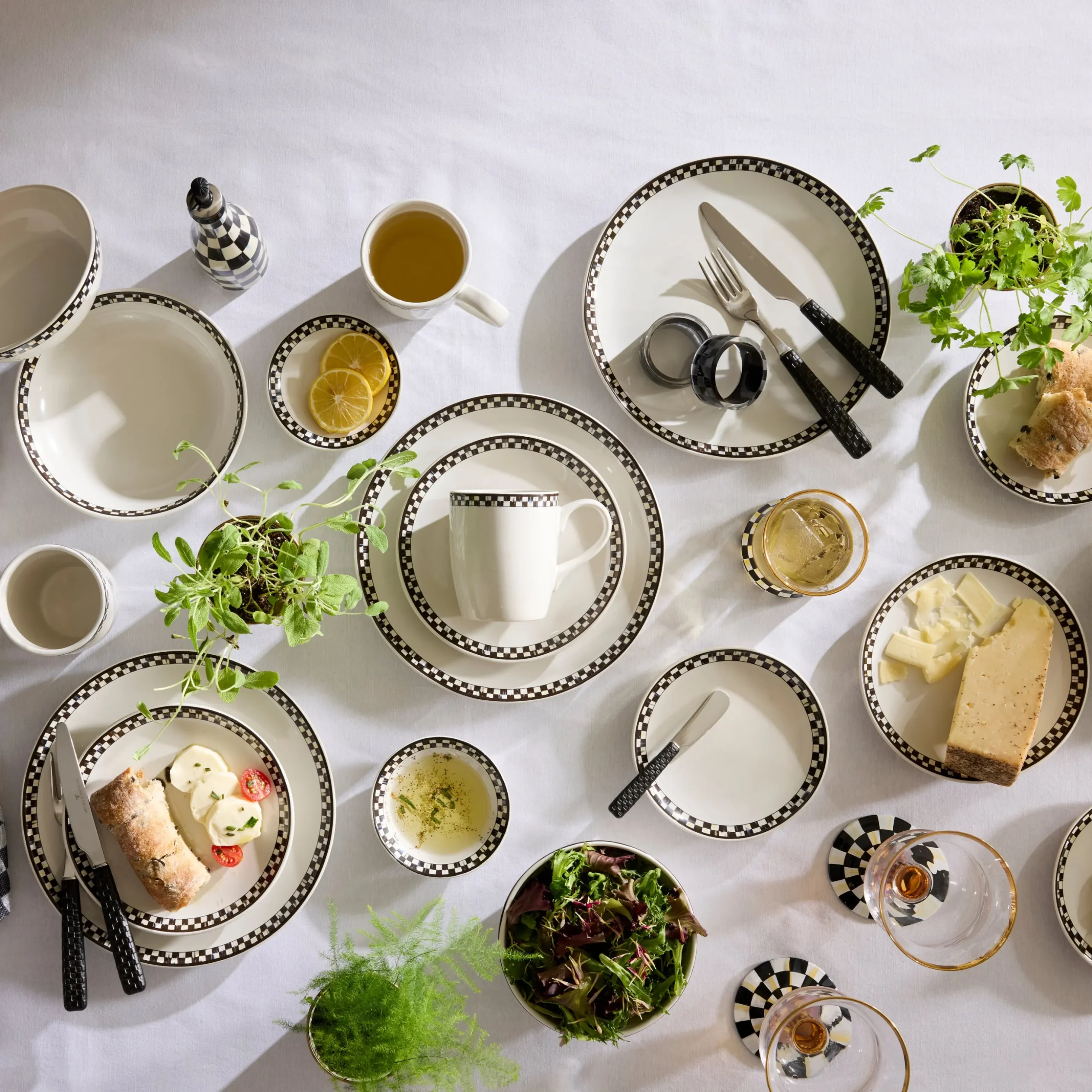 Courtly Check Everyday Dinner Plates, Set of 4