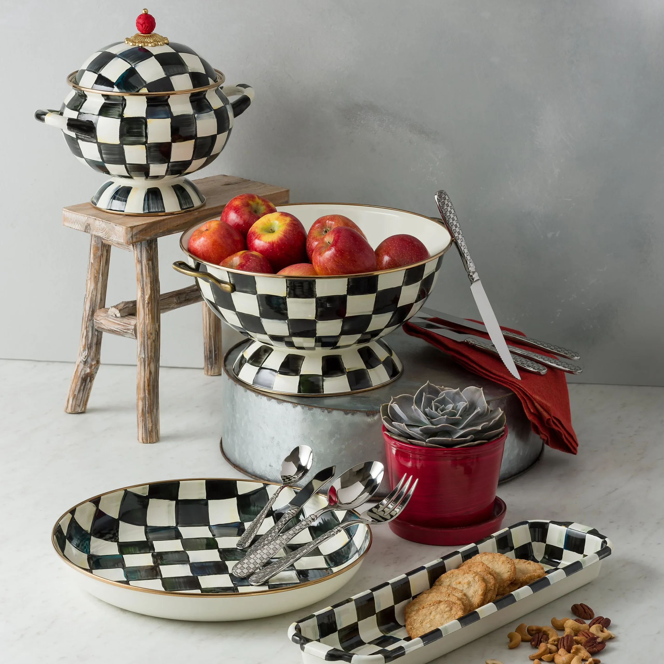 Courtly Check Everything Bowl