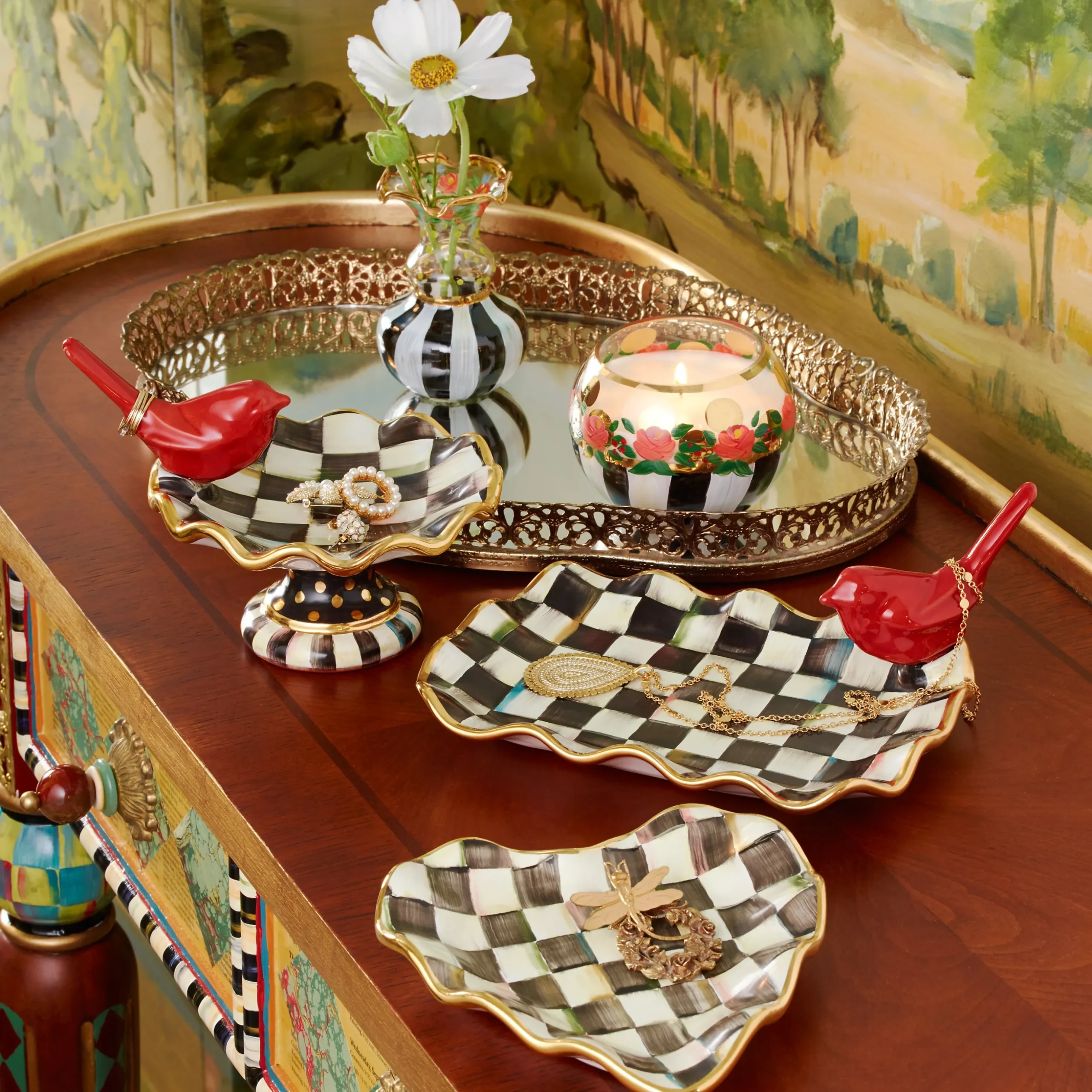 Courtly Check Fluted Heart Plate