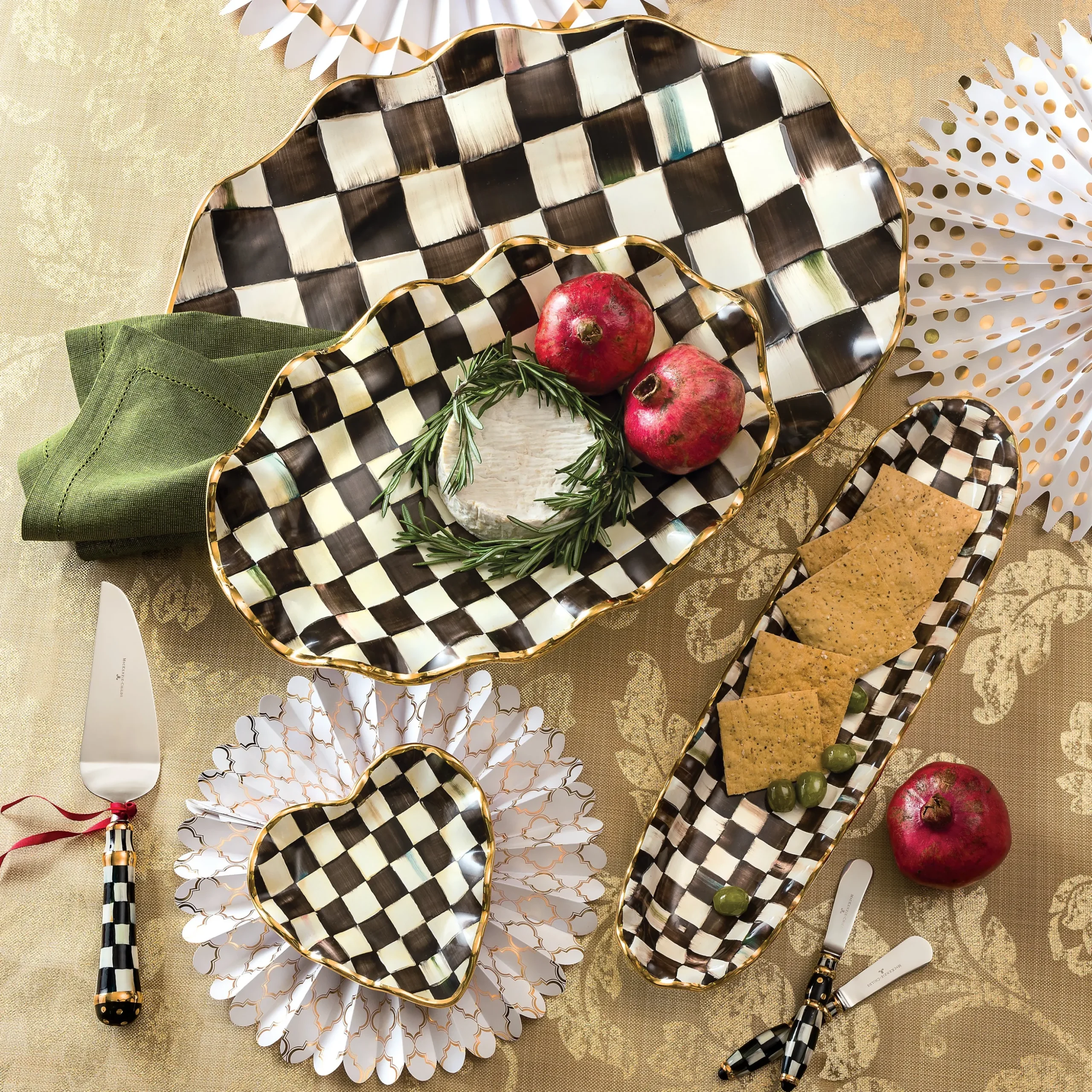 Courtly Check Fluted Heart Plate