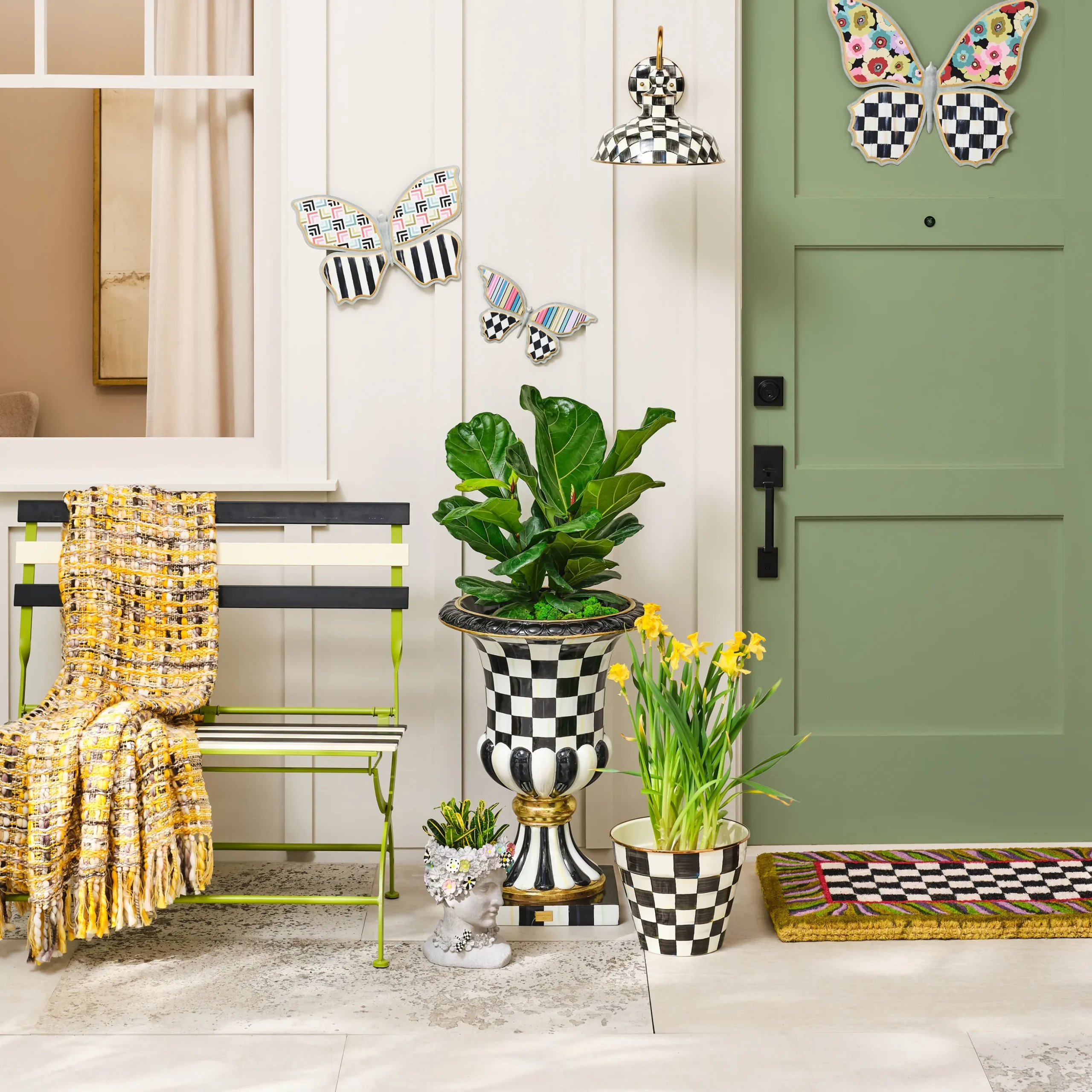 Courtly Check Pedestal Urn
