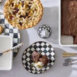 Courtly Check Pie Plate