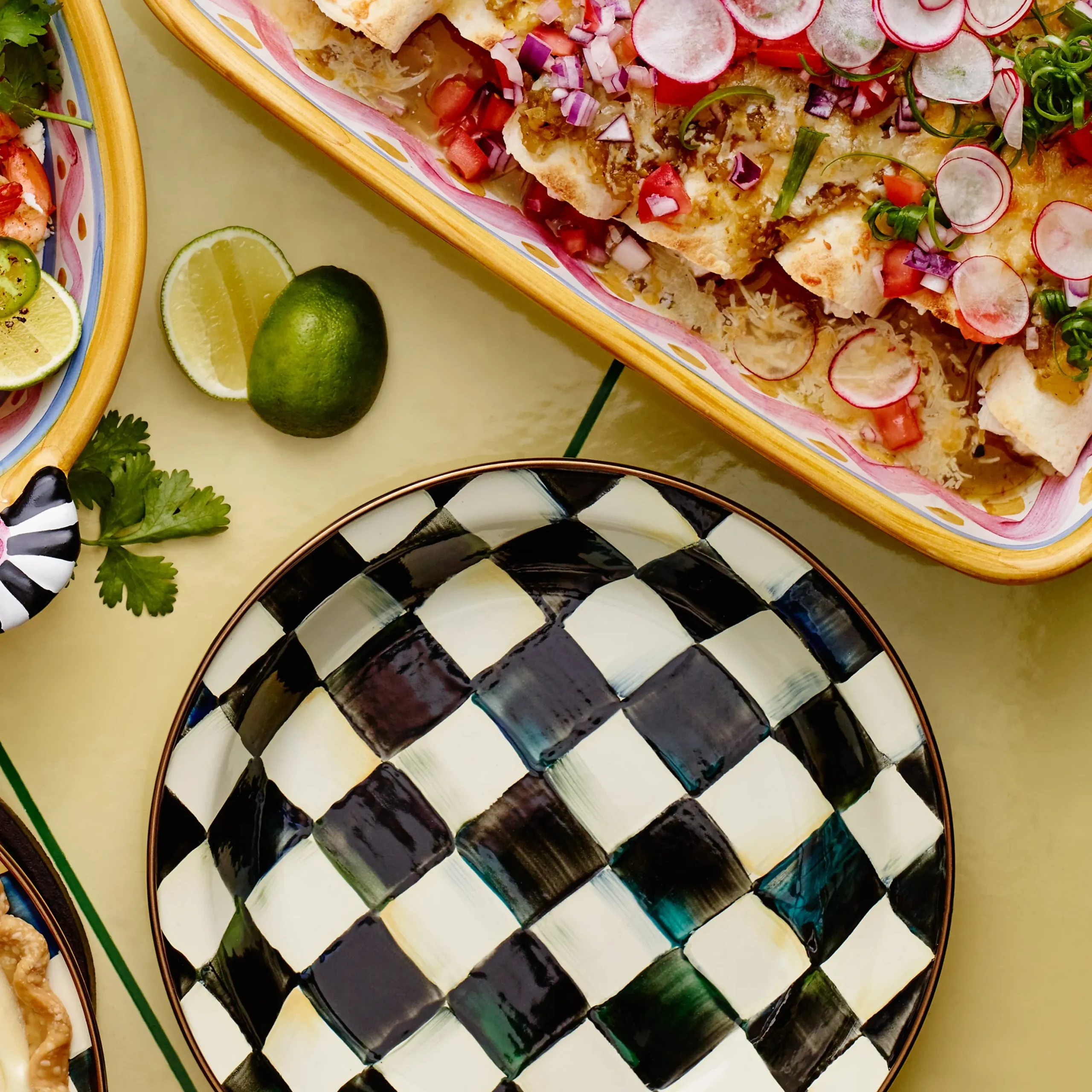 Courtly Check Pie Plate