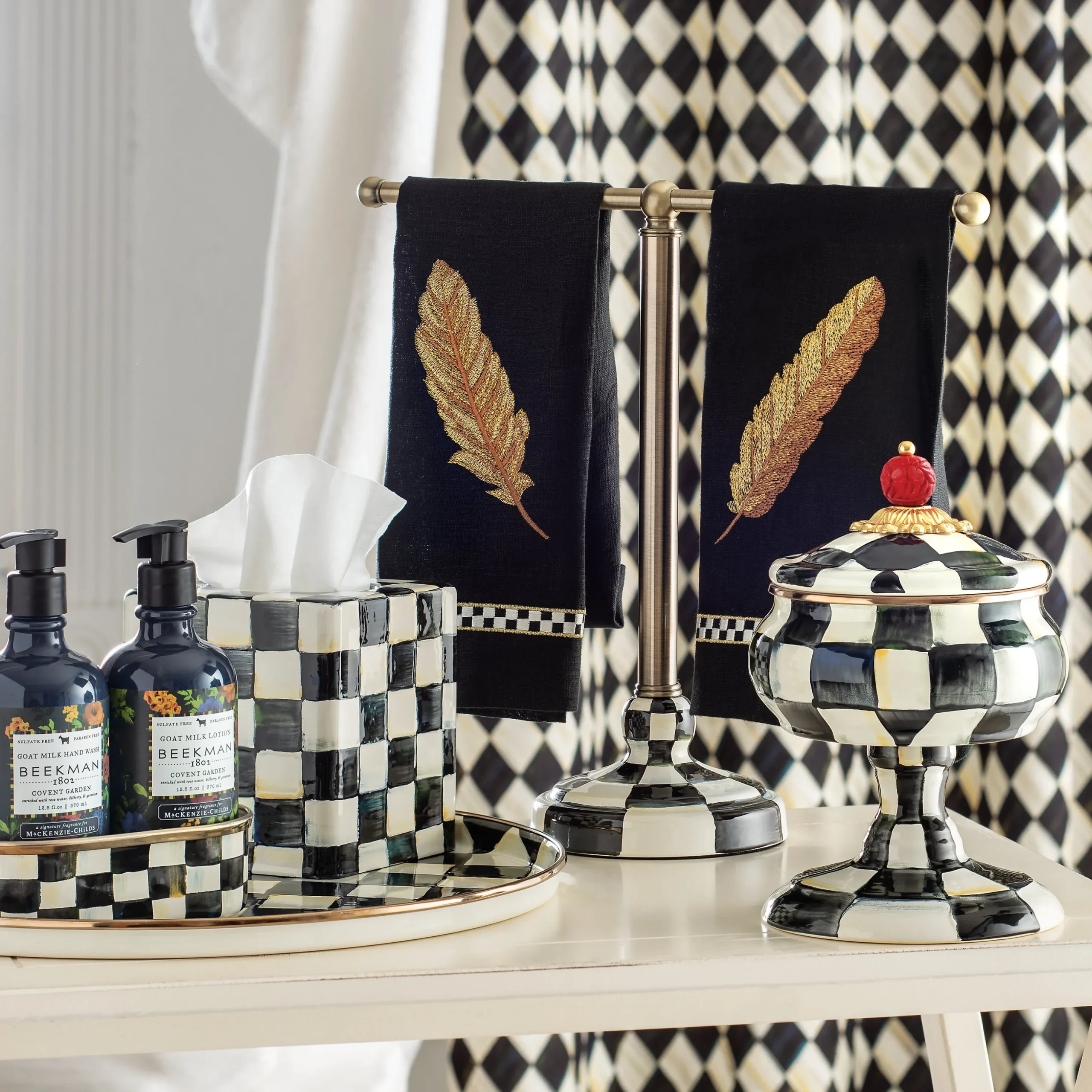 Courtly Check Round Tray