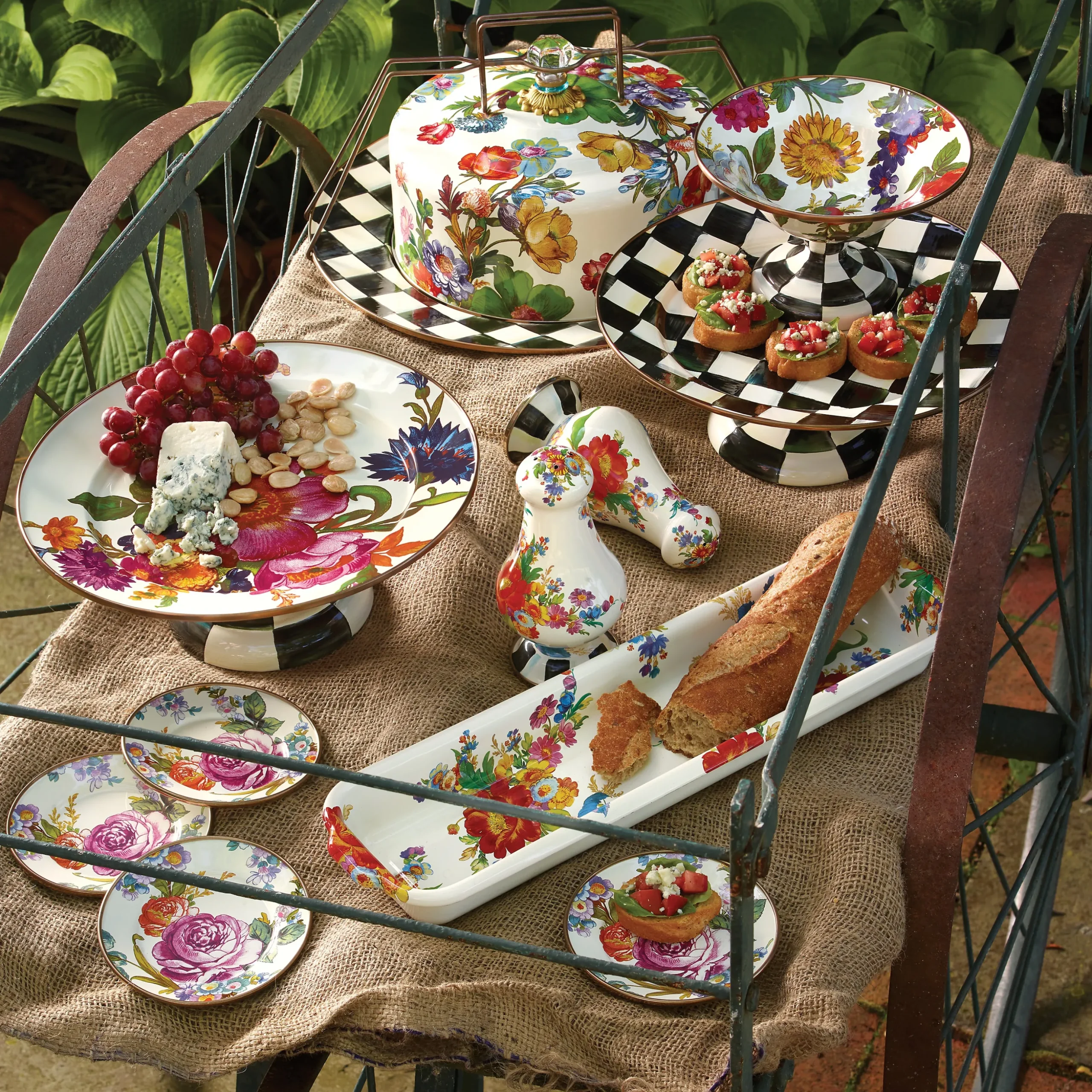 Courtly Check Small Pedestal Platter