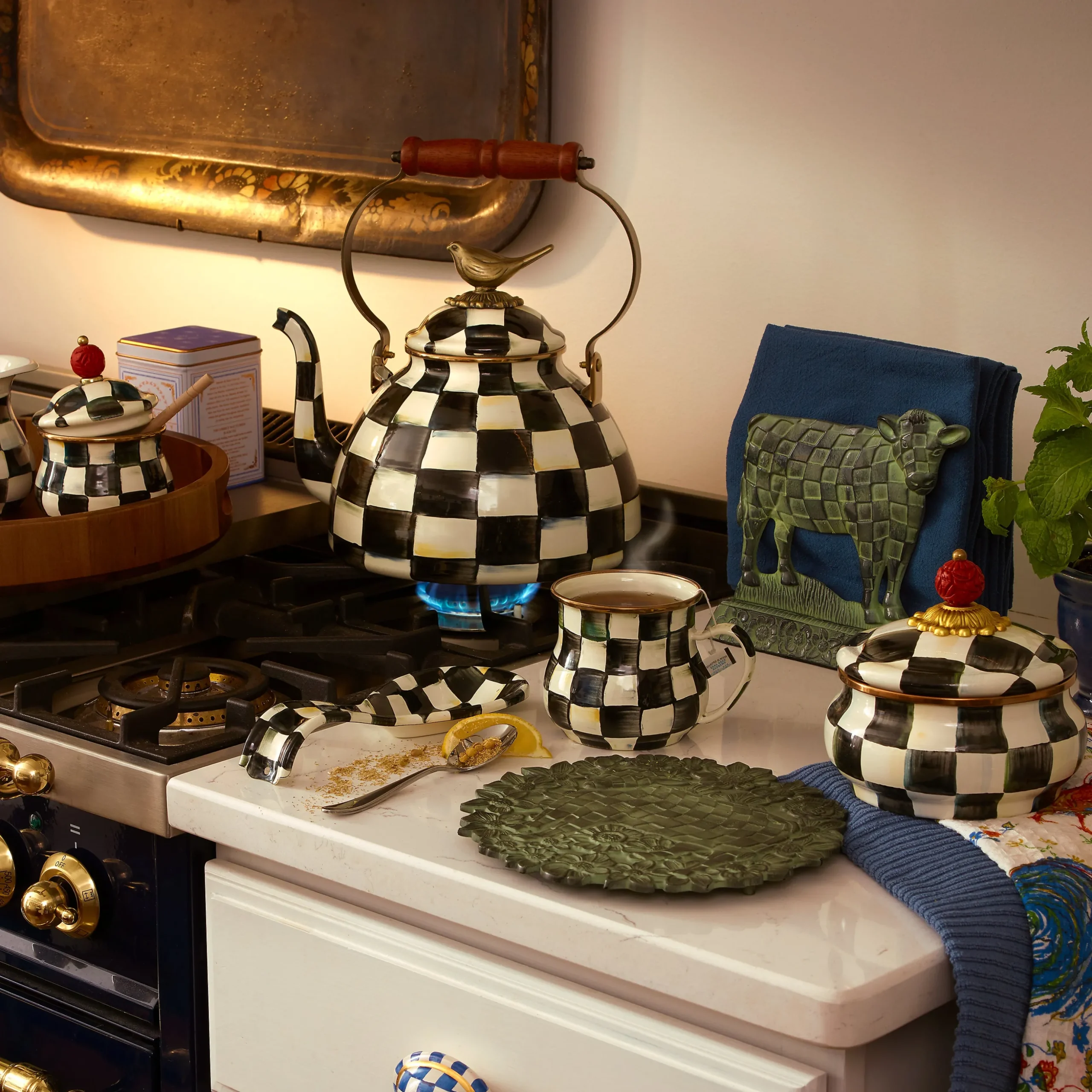 Courtly Check Squashed Pot