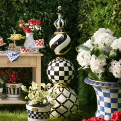 Courtly Check Trophy Topiary