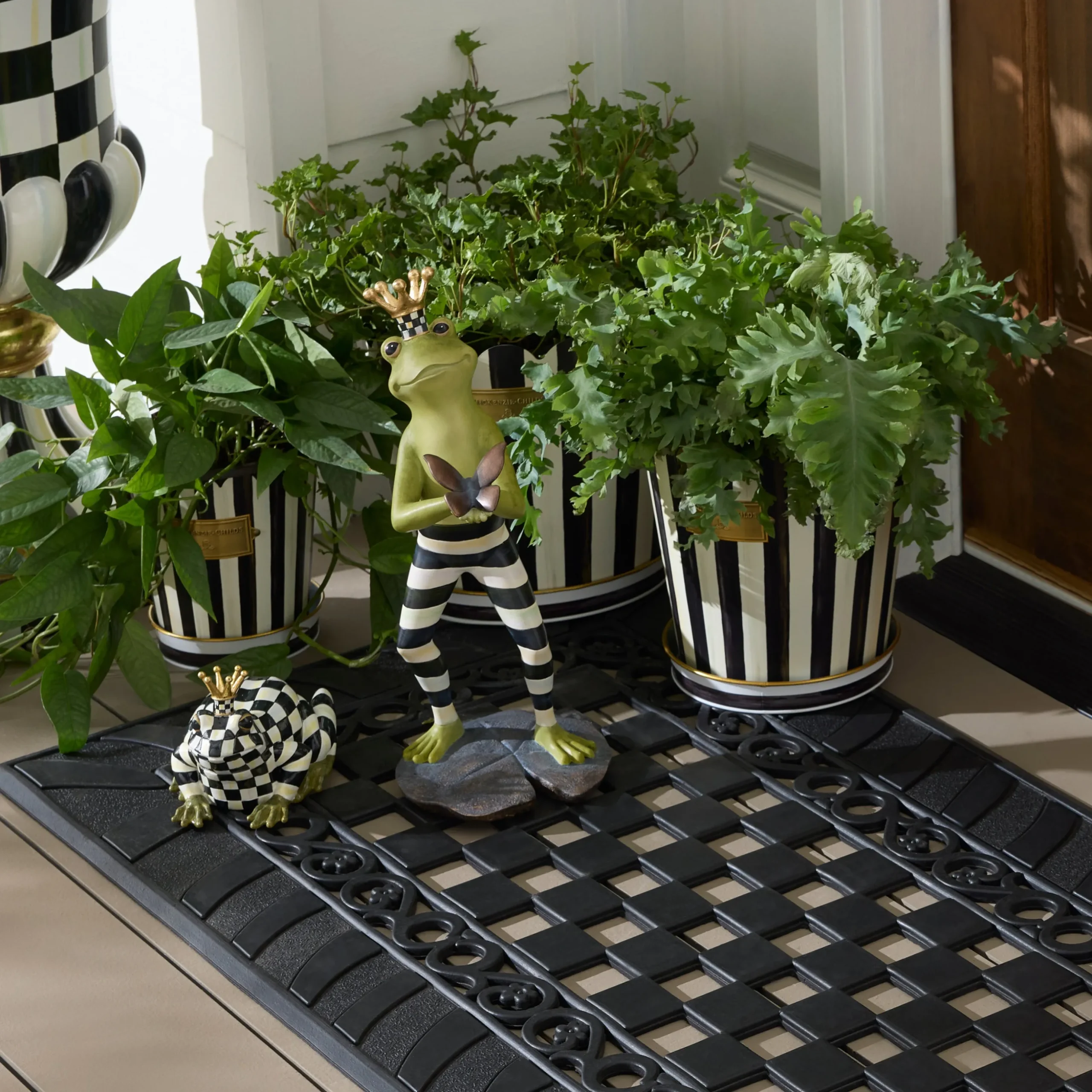 Courtly Stripe Pots & Saucers, Set of 3