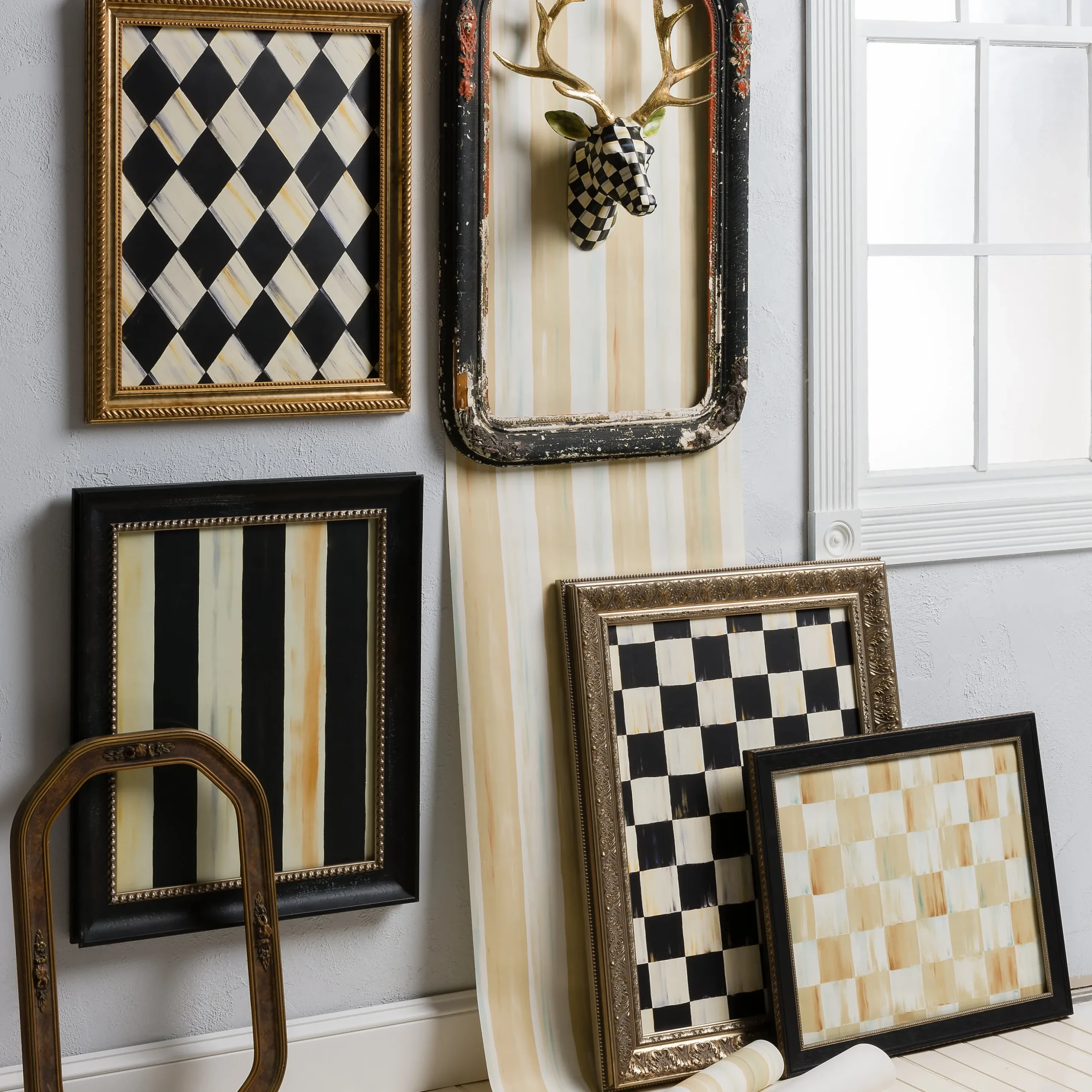 Courtly Stripe Wallpaper