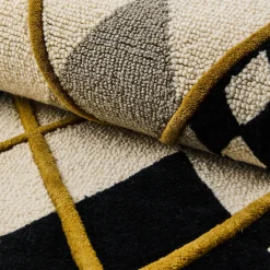 Cream Argyle 8' x 10' Rug