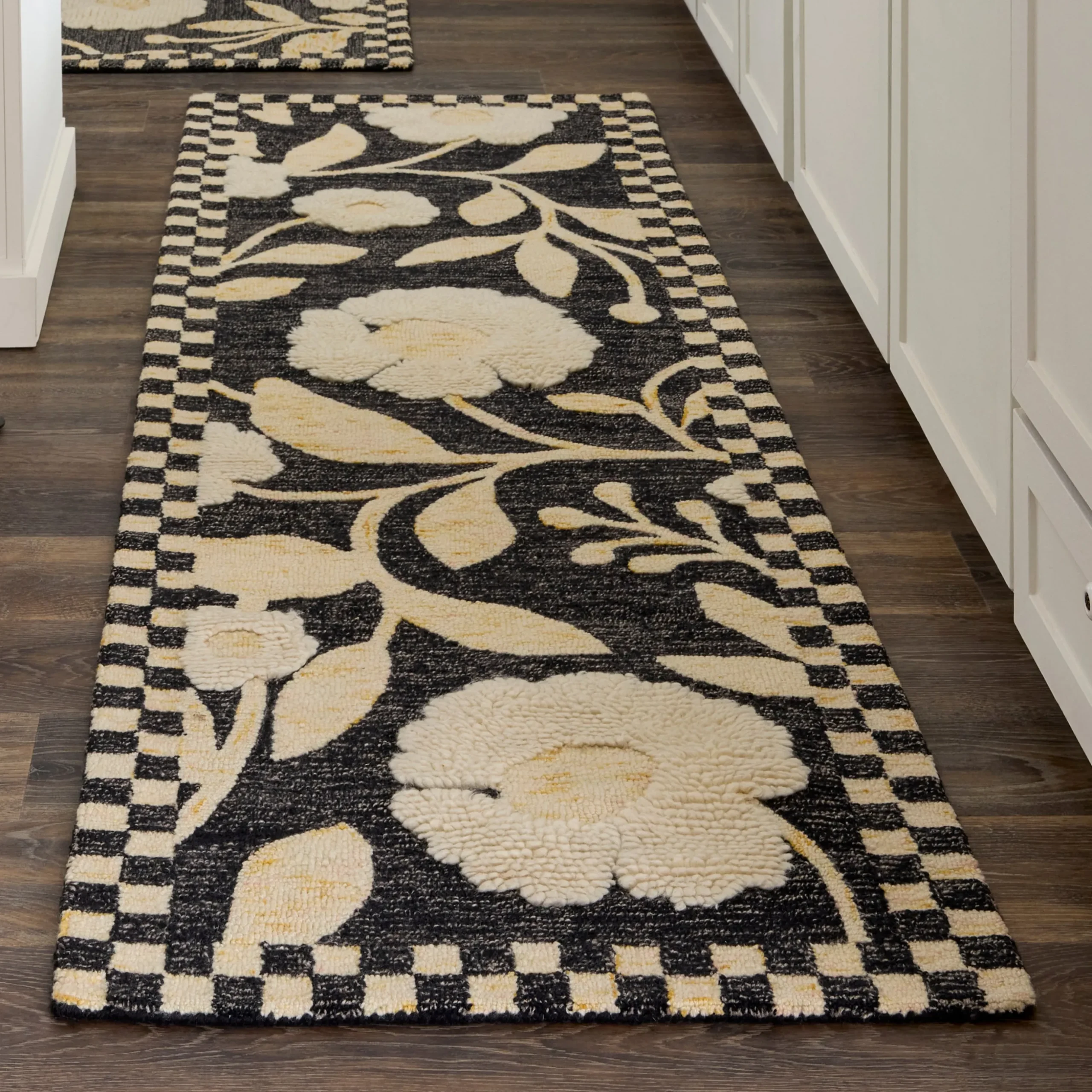 Farmhouse Floral 2'6" x 8' Runner