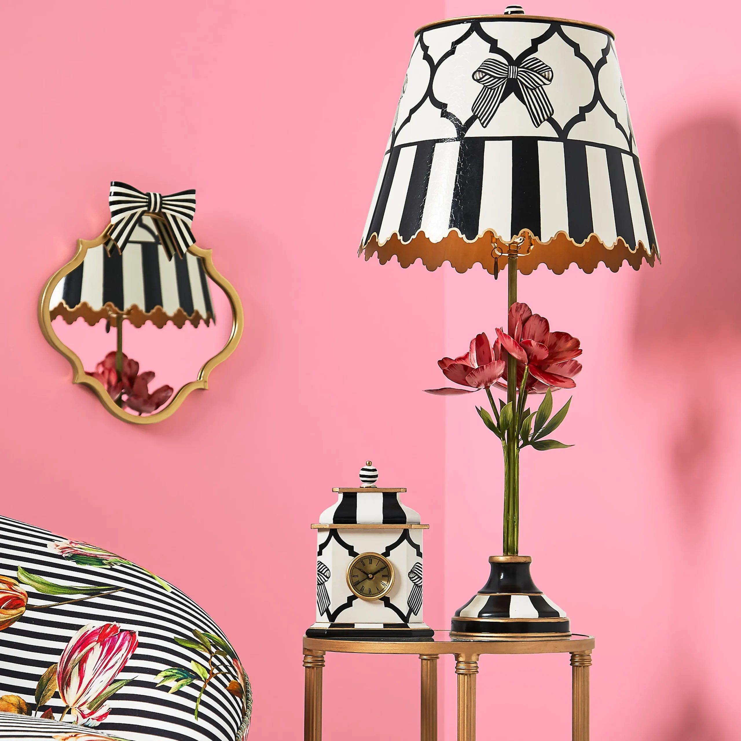 Flower Show Table Lamp