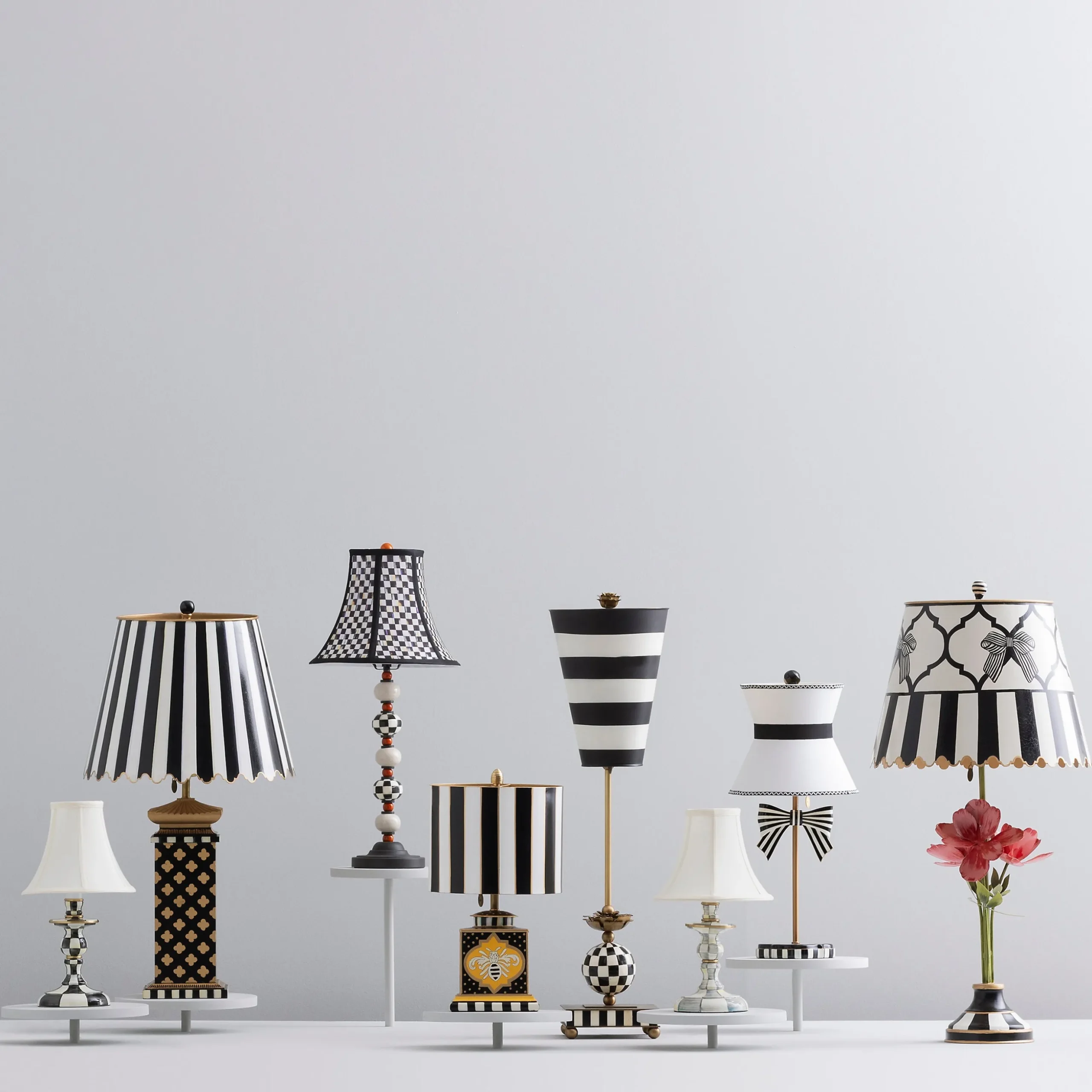 Flower Show Table Lamp