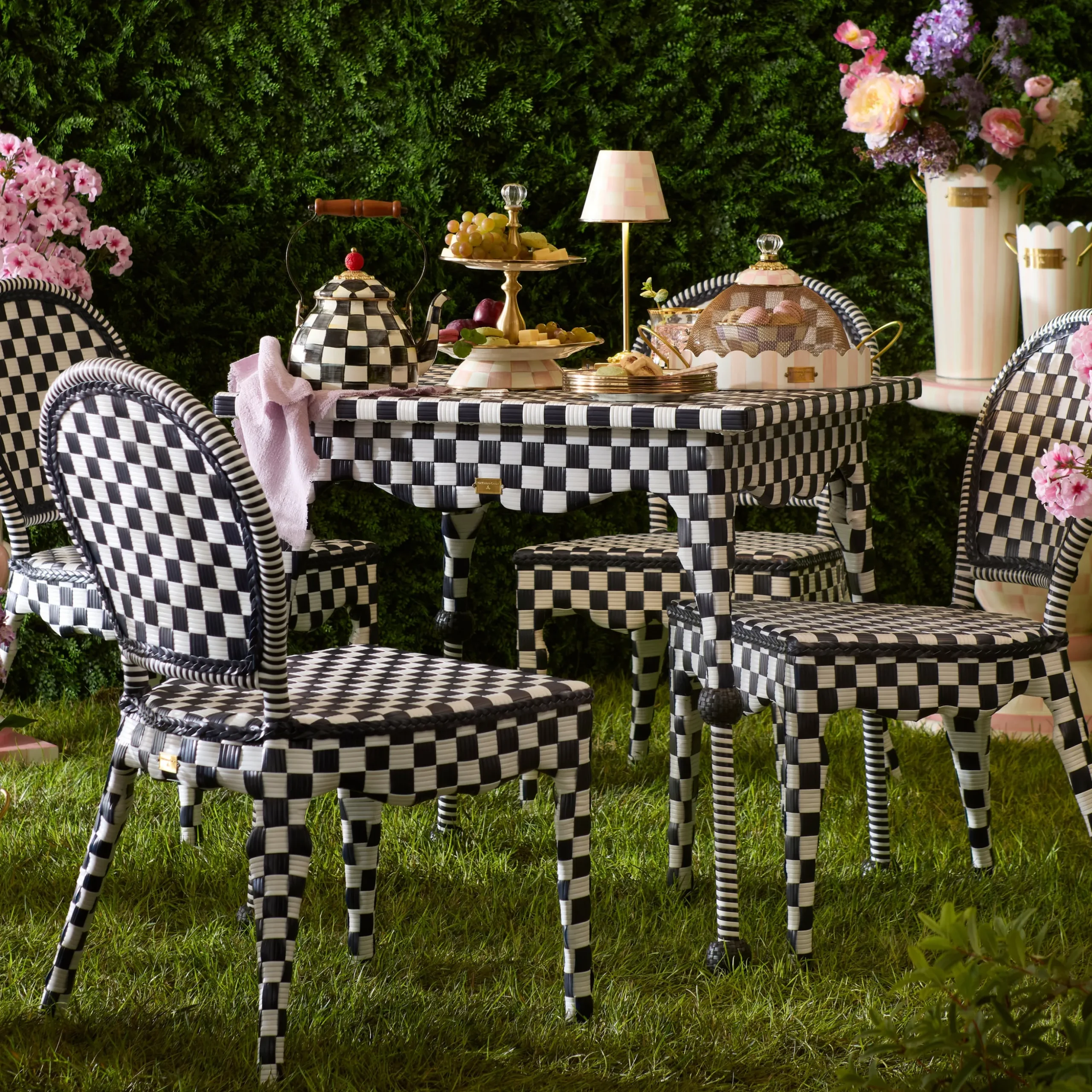 Gambit Check Outdoor Patio Dining Table