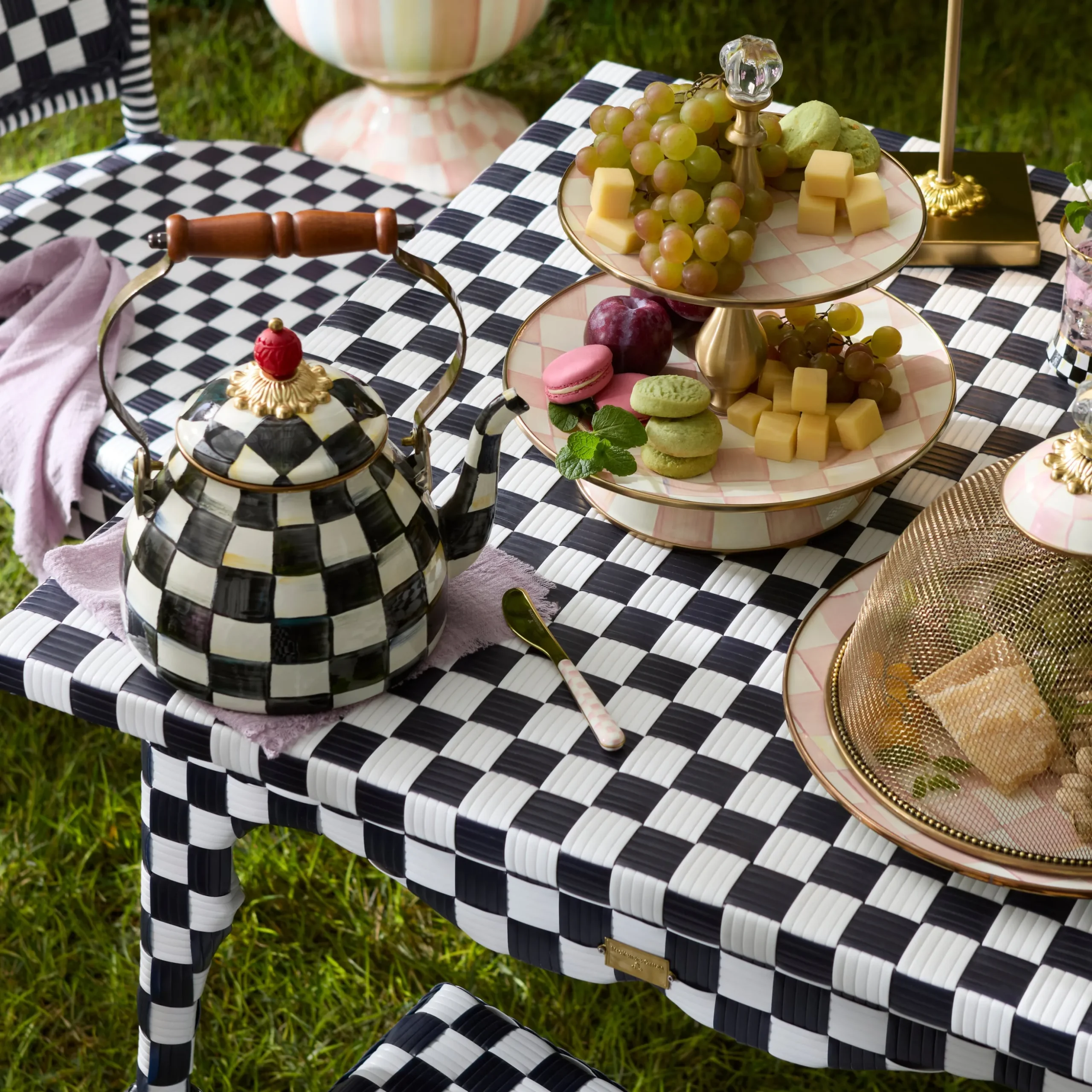 Gambit Check Outdoor Patio Dining Table