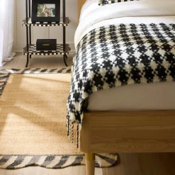 Jute Scalloped Black and White 3' x 5' Rug