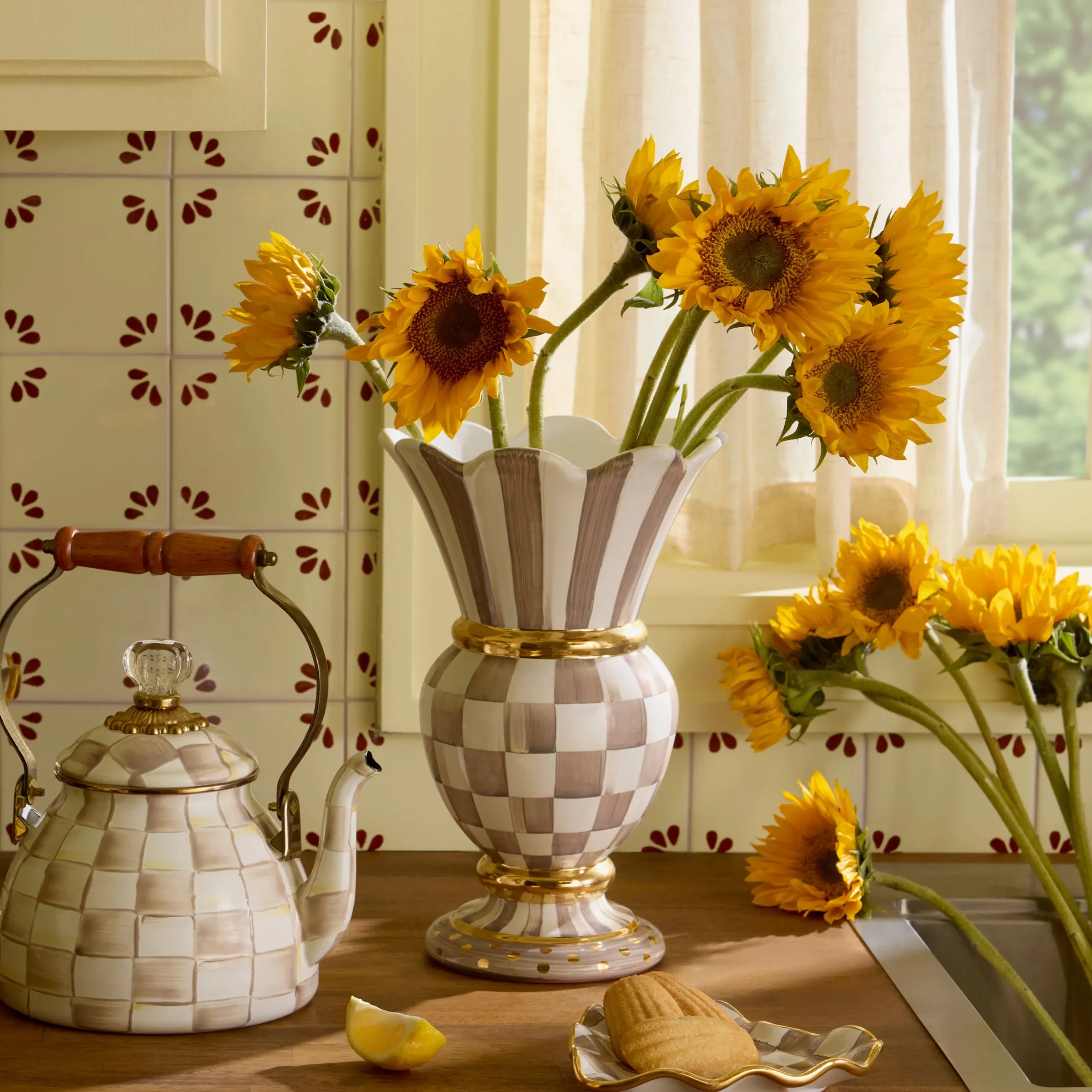 Mocha Check Ceramic Great Vase