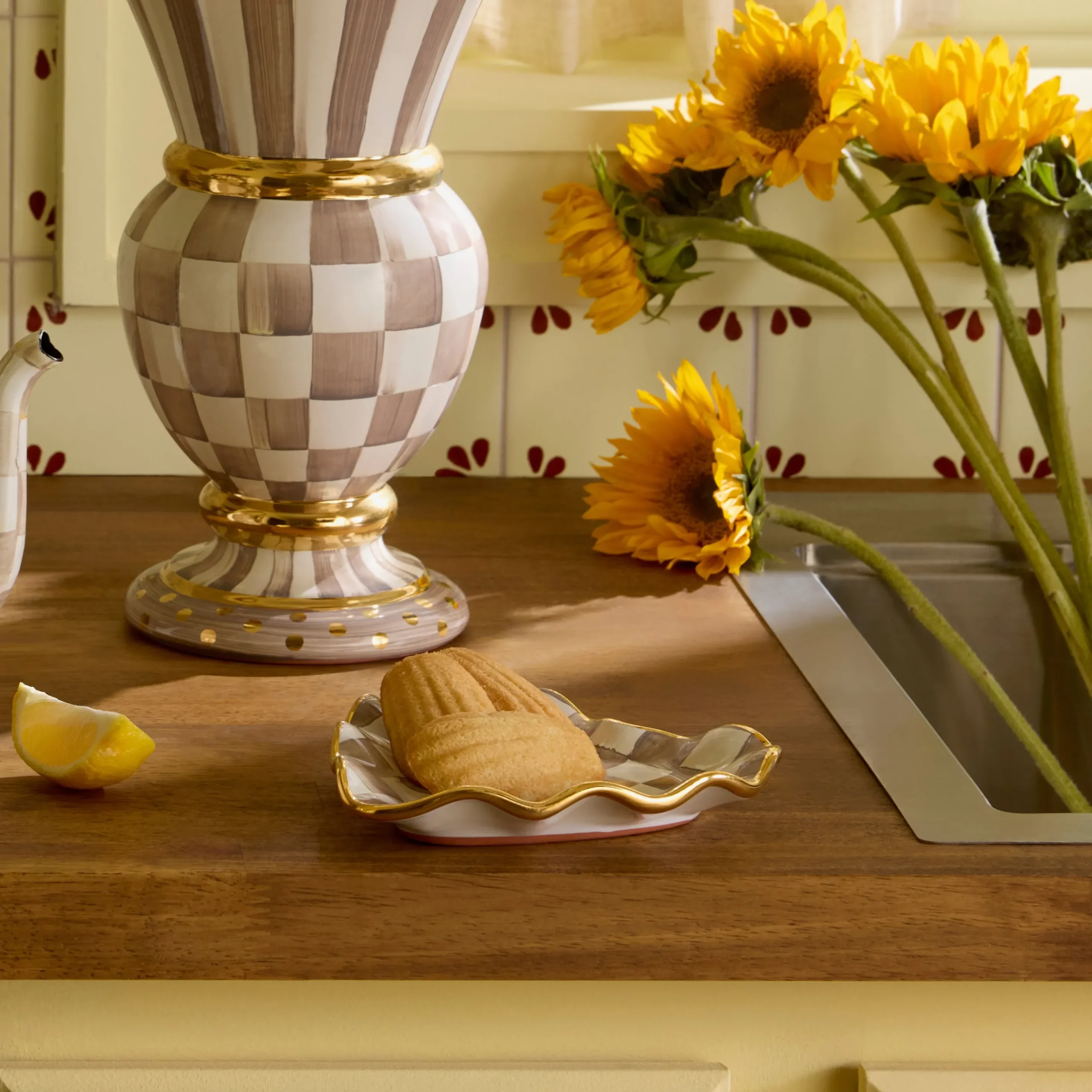 Mocha Check Ceramic Heart Plate