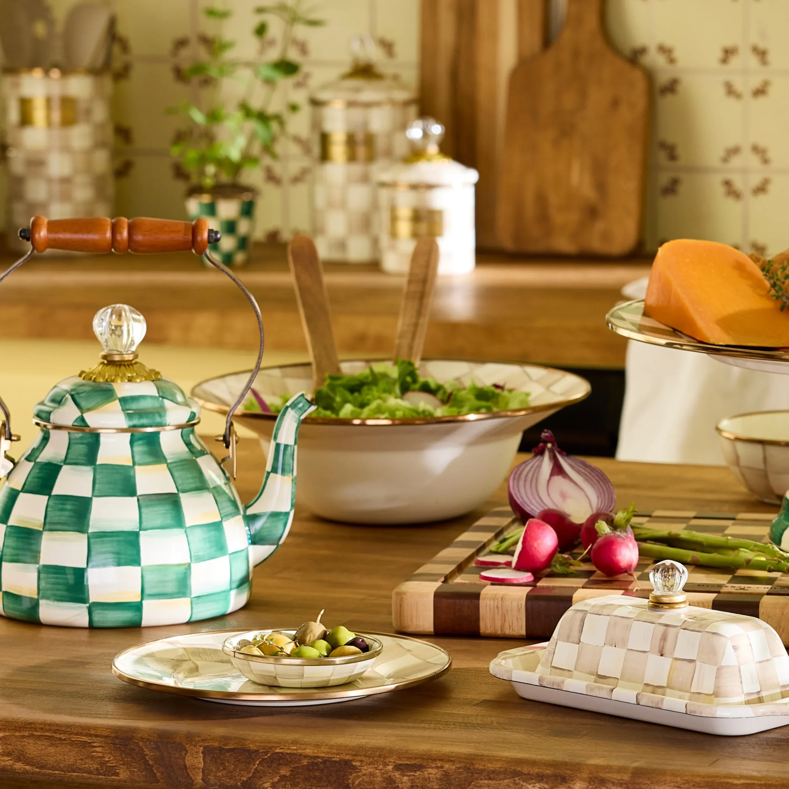 Mocha Check Salad Serving Set