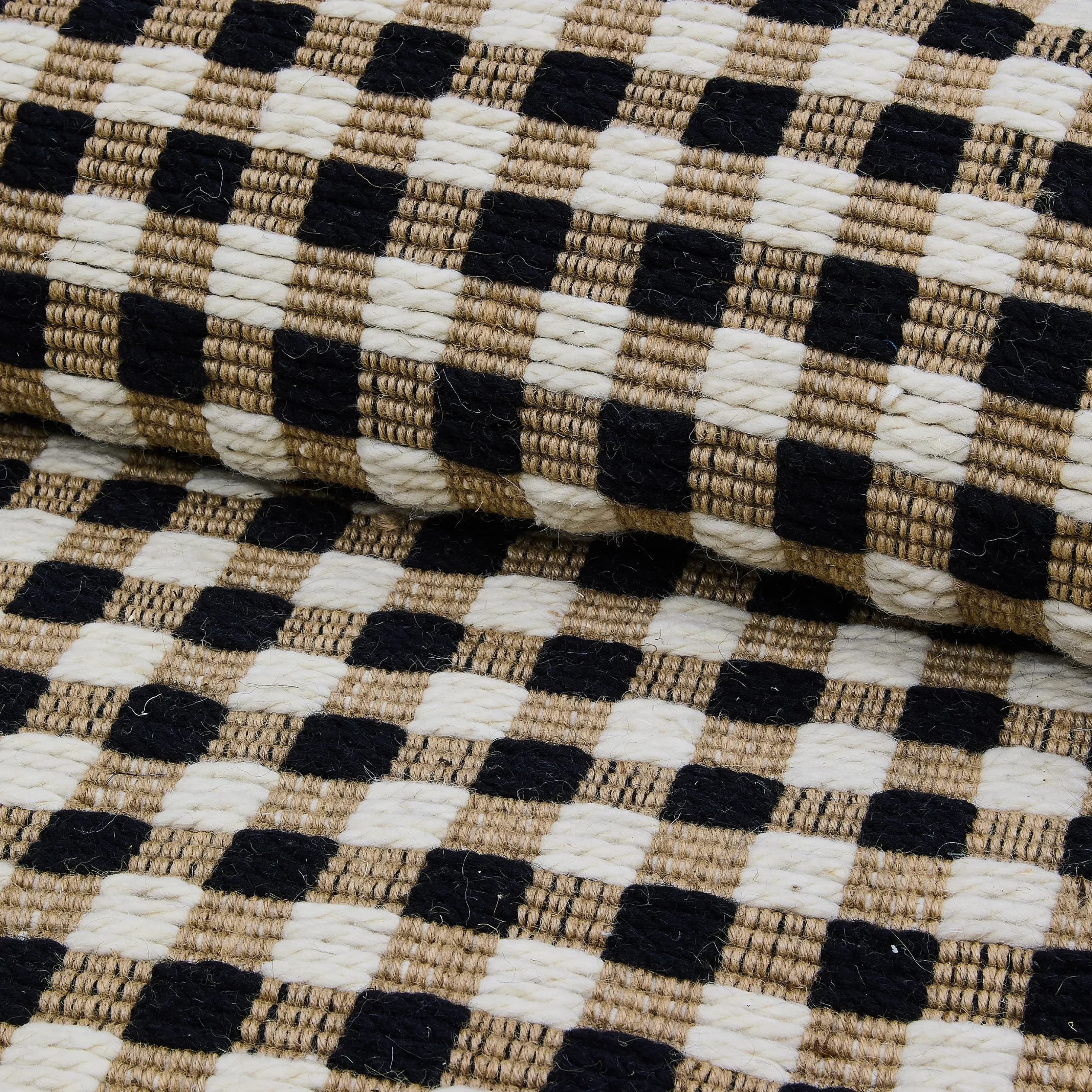 Natural, Black & White Checked 6' x 9' Rug