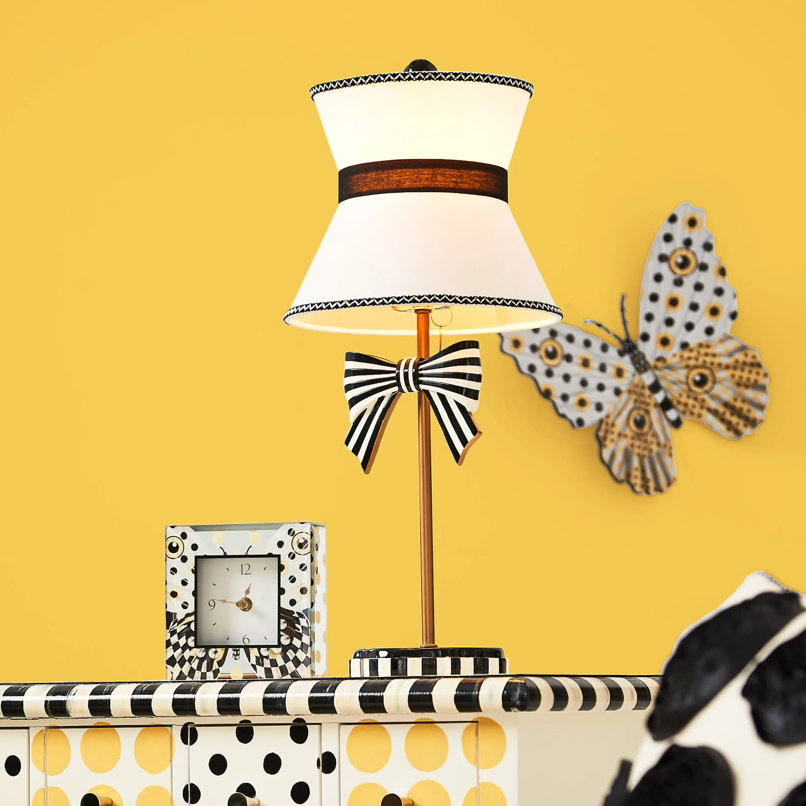 Pretty As A Bow Table Lamp