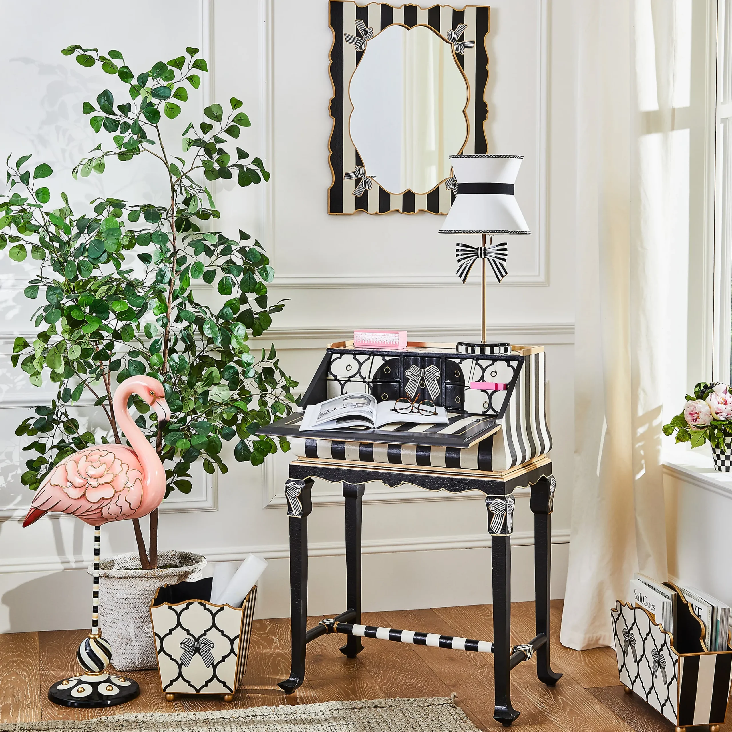 Pretty As A Bow Table Lamp