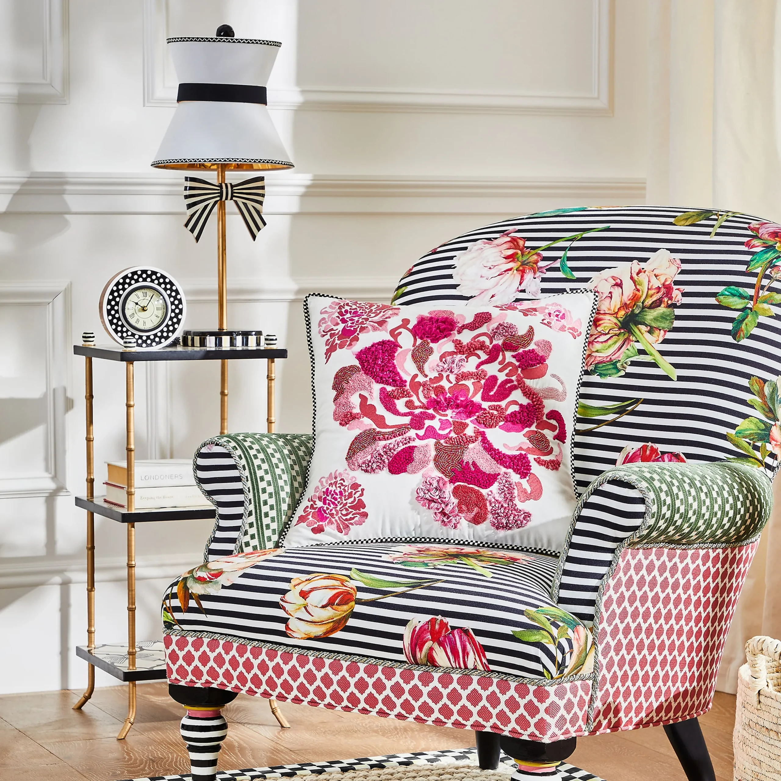 Pretty As A Bow Table Lamp