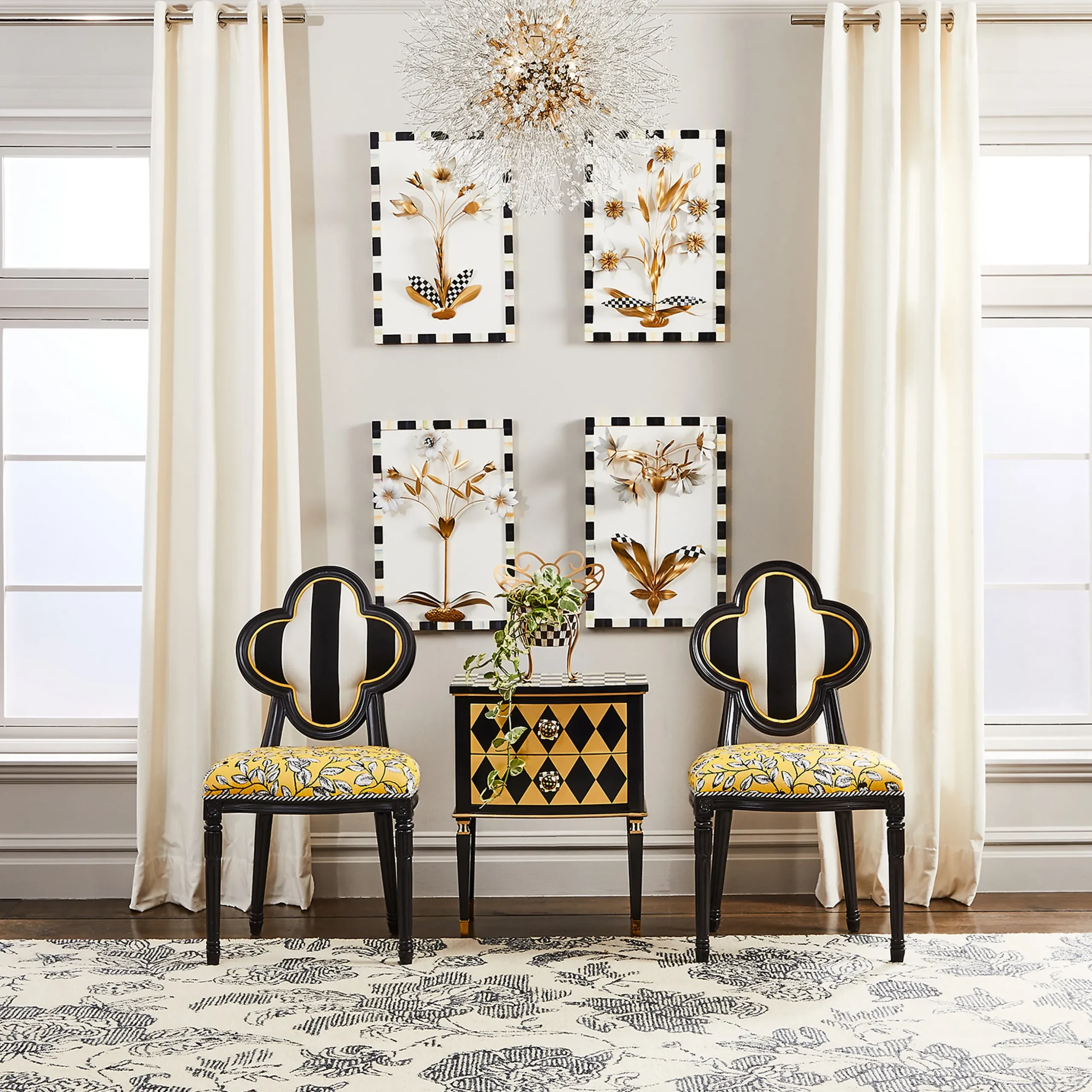 Queen Bee Outdoor Dining Chair
