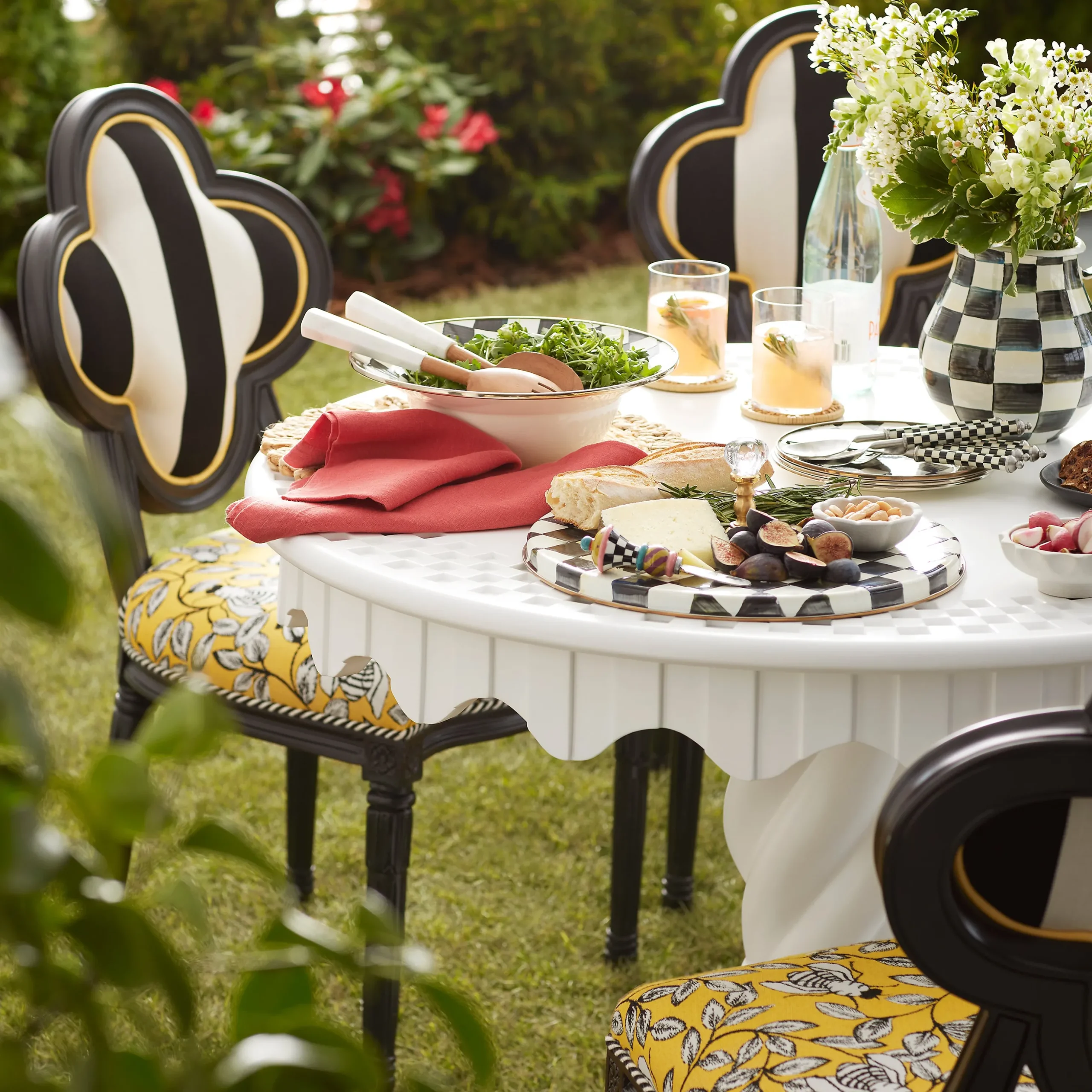 Queen Bee Outdoor Dining Chair