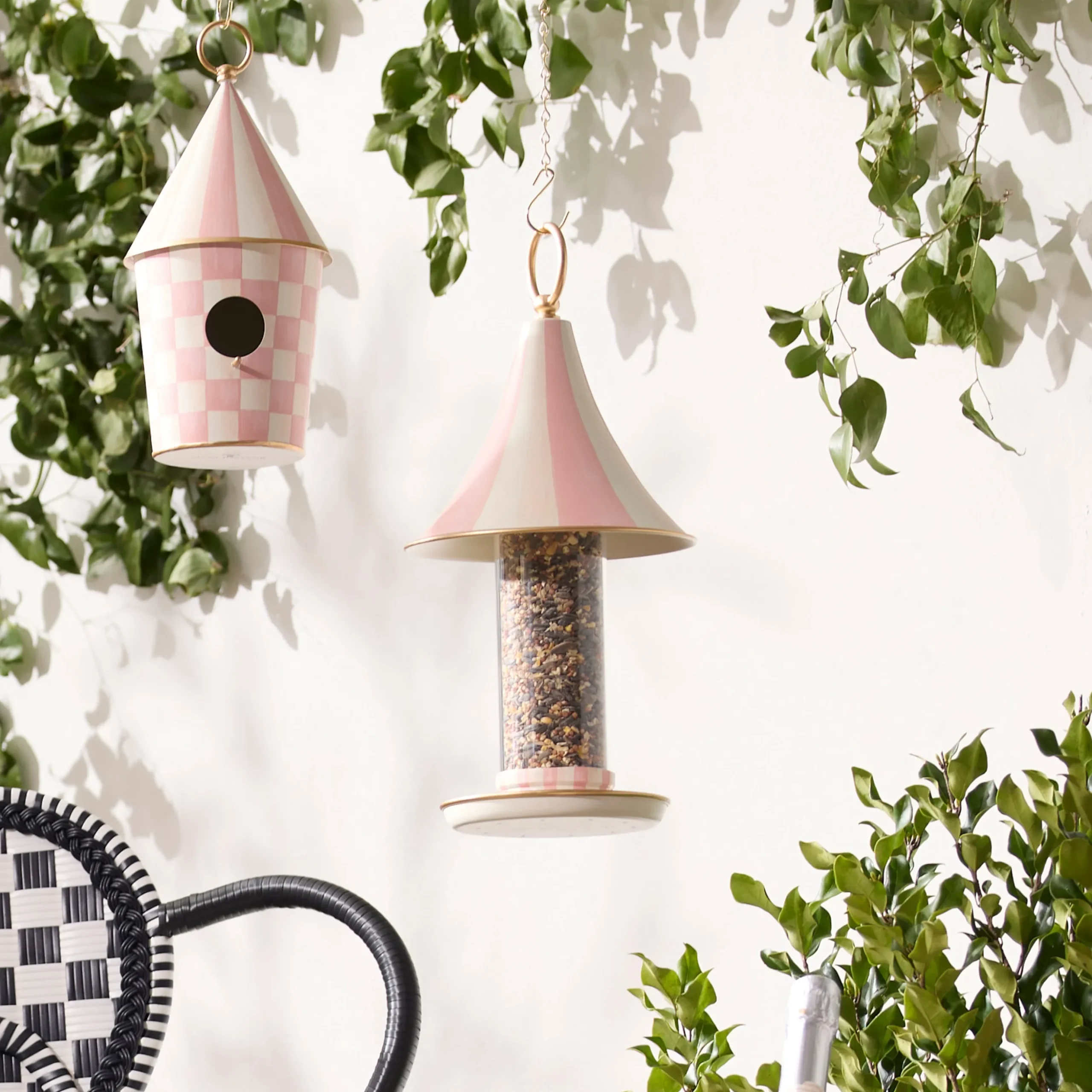 Rosy Bird Feeder