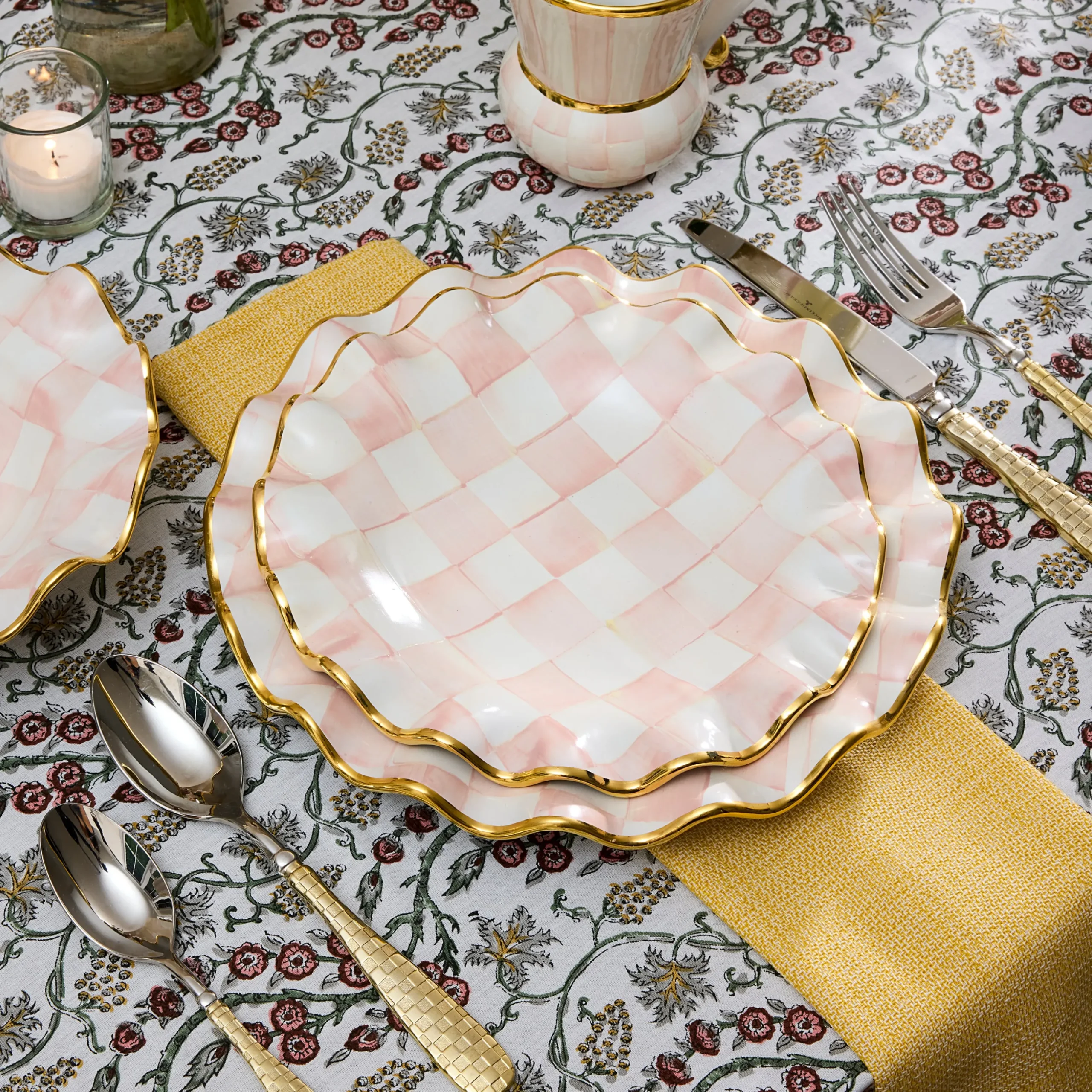 Rosy Check Ceramic Fluted Dinner Plate