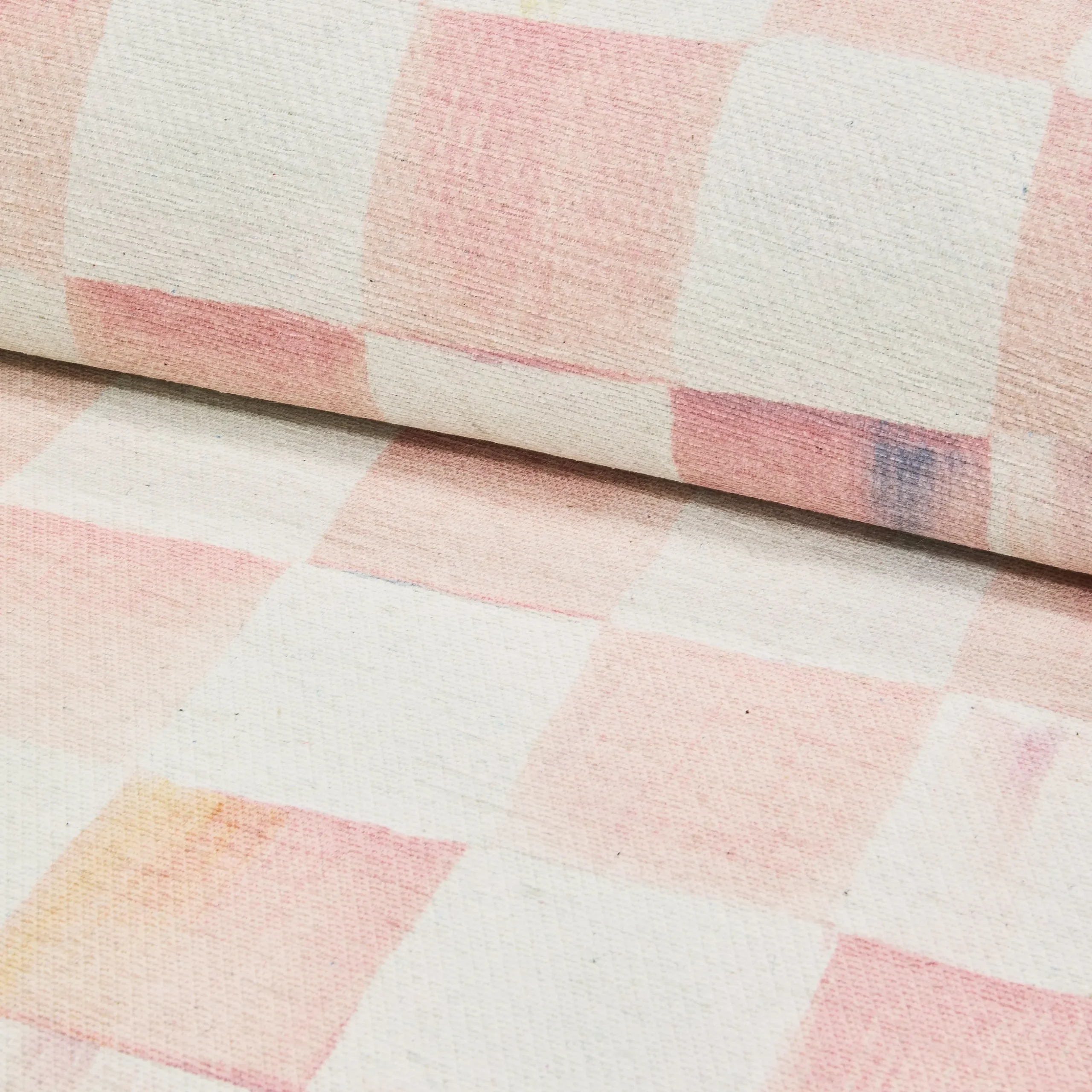Rosy Checkered 8' x 10' Washable Rug