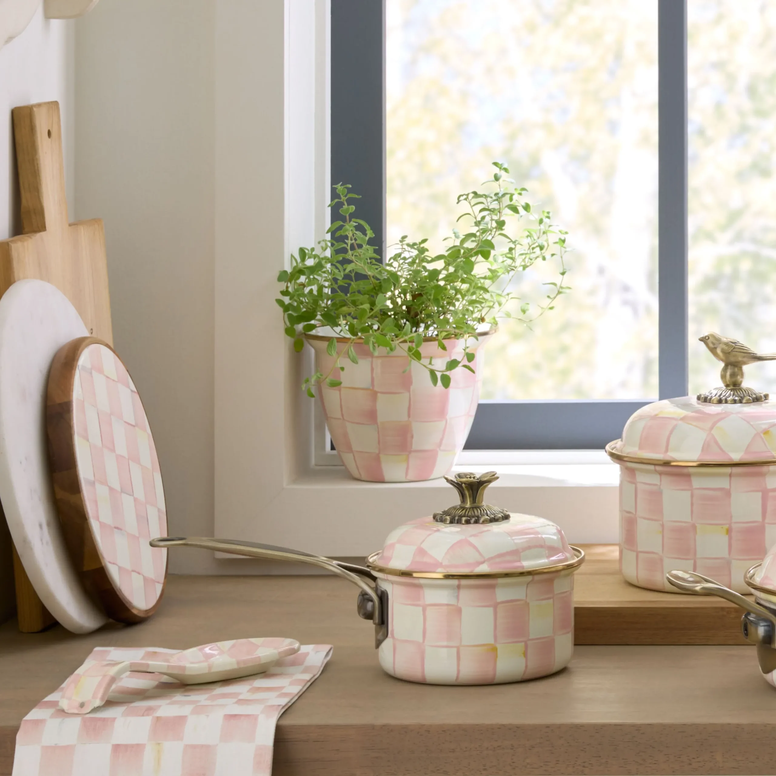 Rosy Check Large Flower Pot