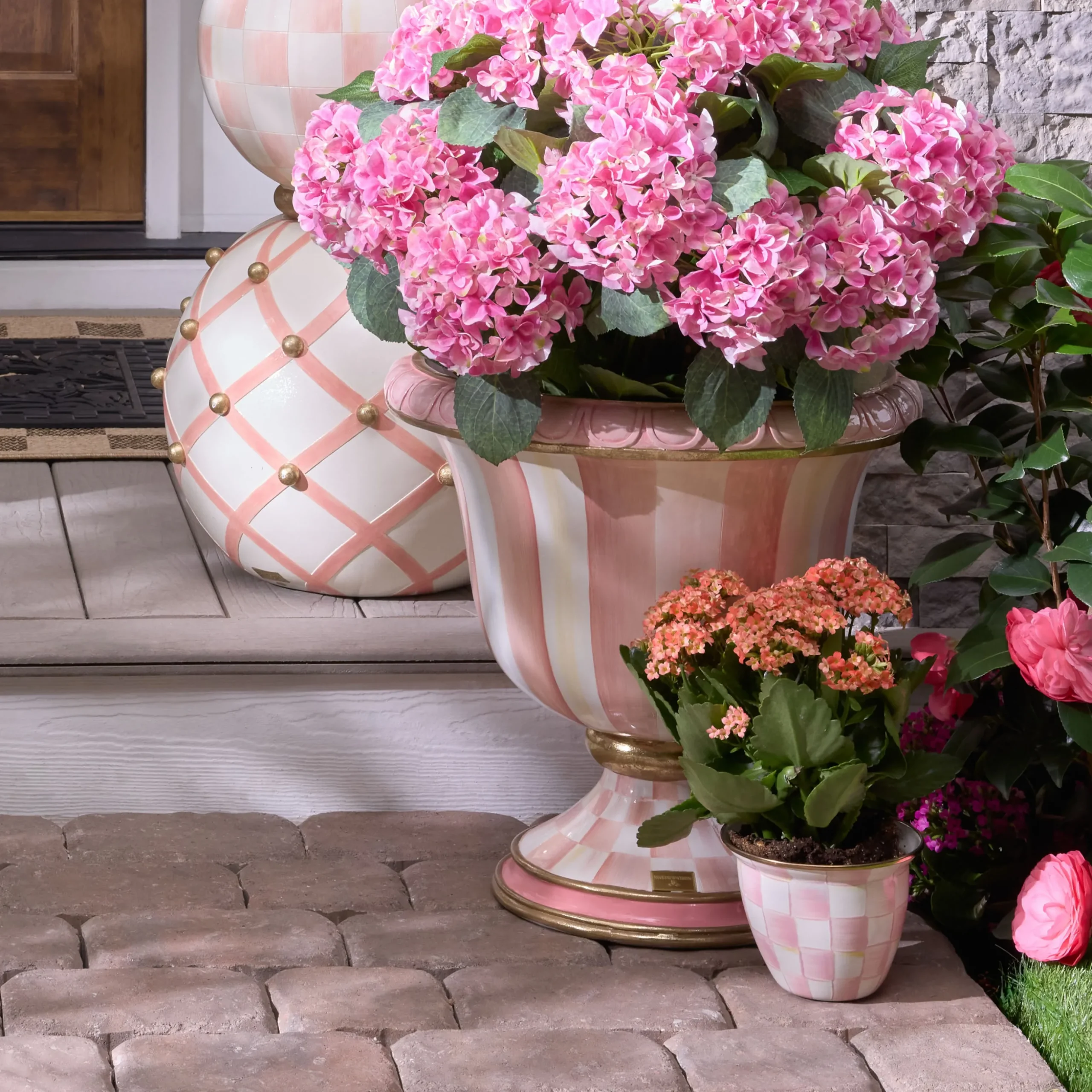 Rosy Check Large Flower Pot