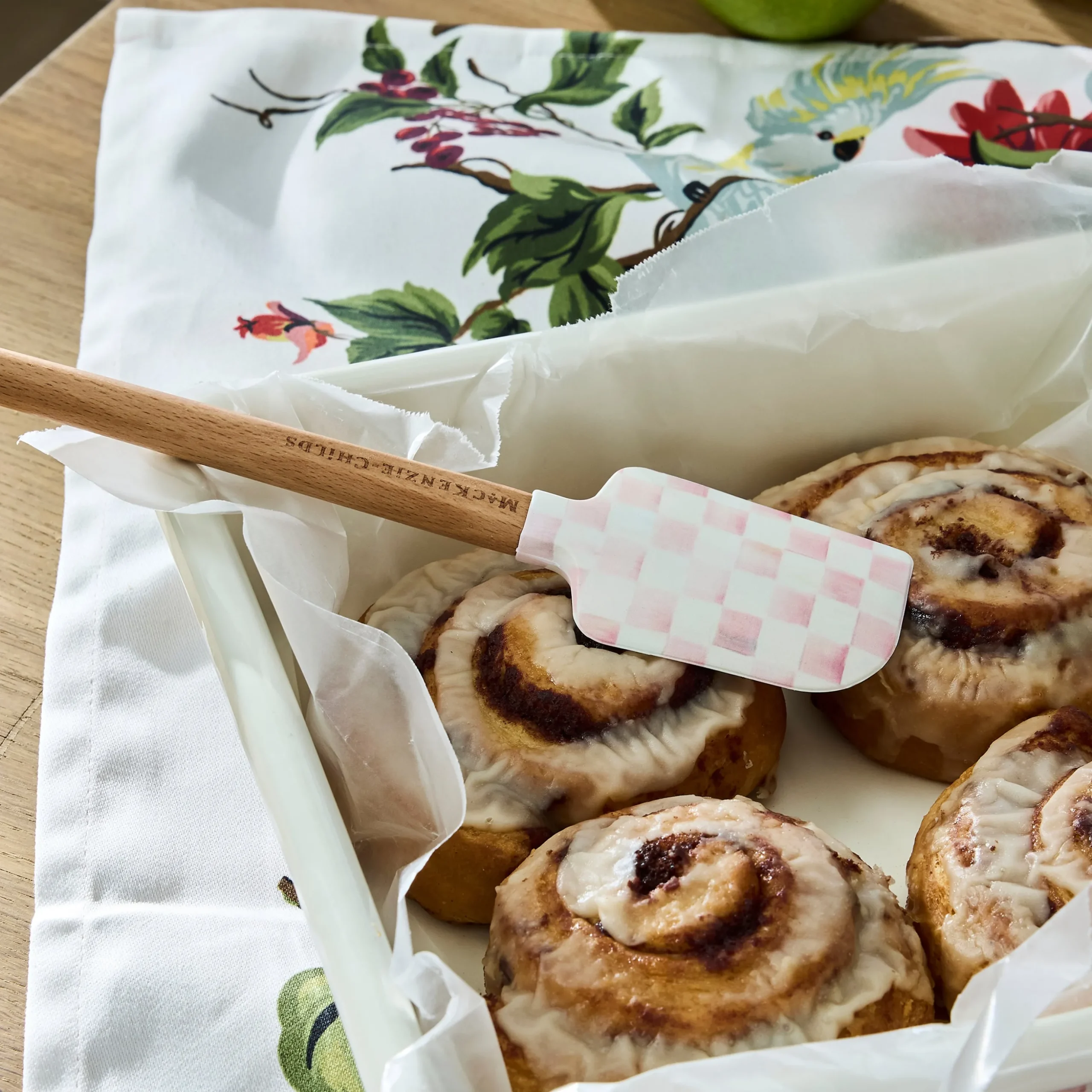 Rosy Check Spatula, Set of 2