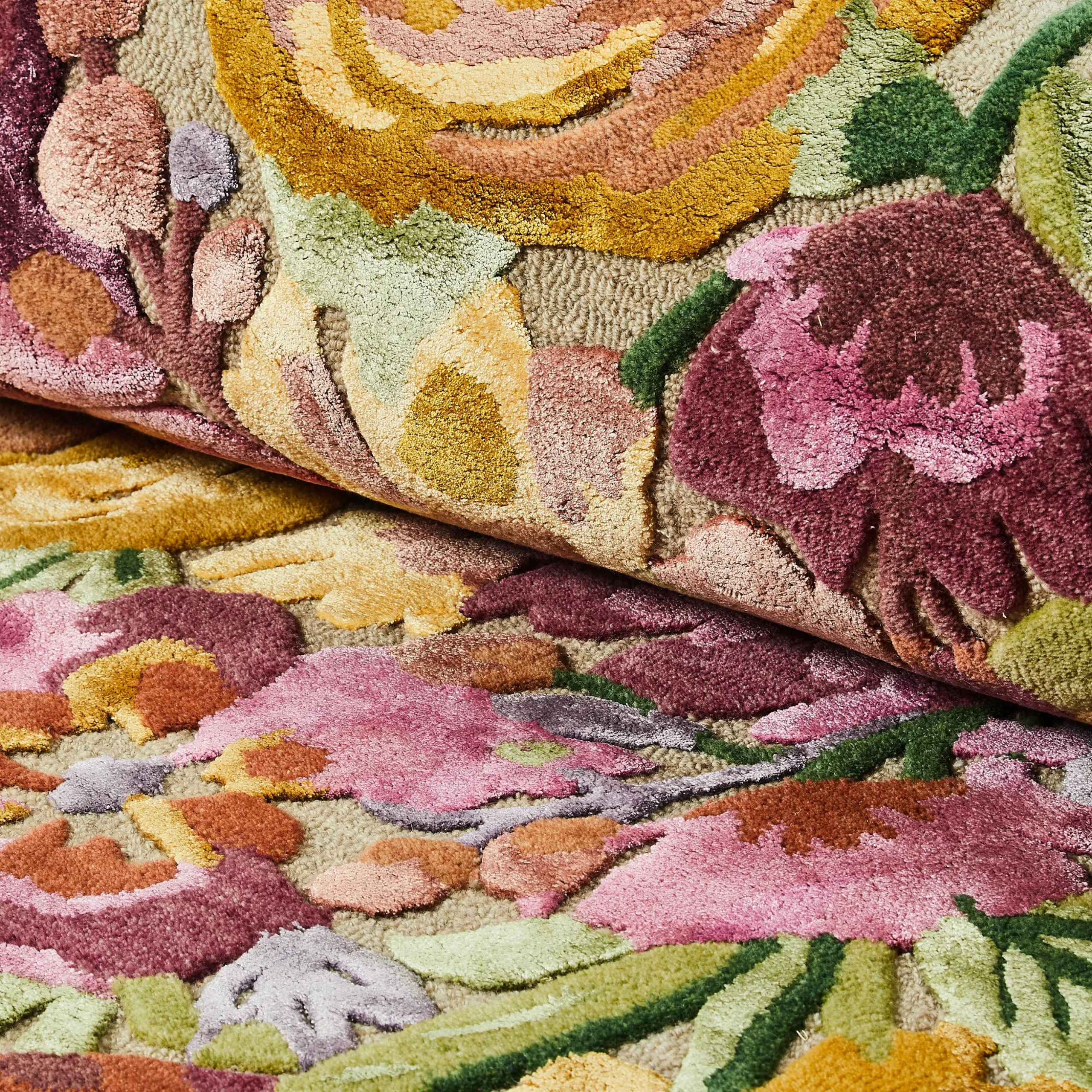 Scalloped Flower Meadow 6' Round Rug