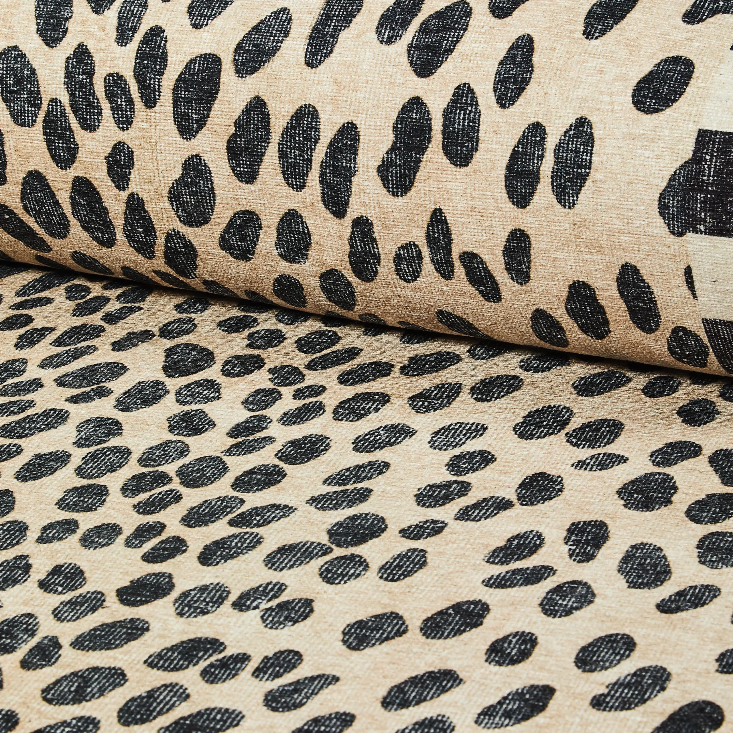 Snow Leopard 2'6" x 8' Washable Runner