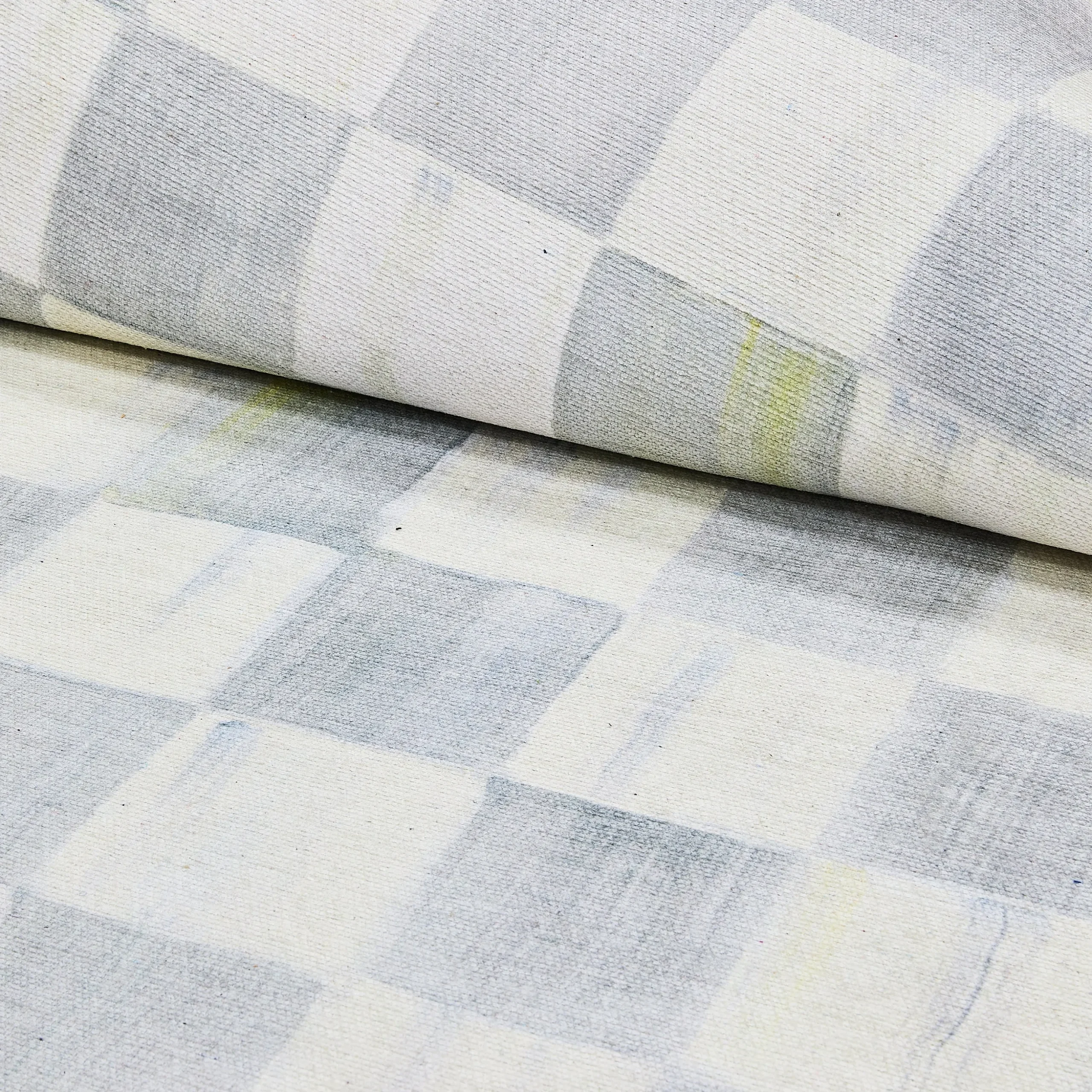 Sterling Checkered 2' x 3' Washable Rug